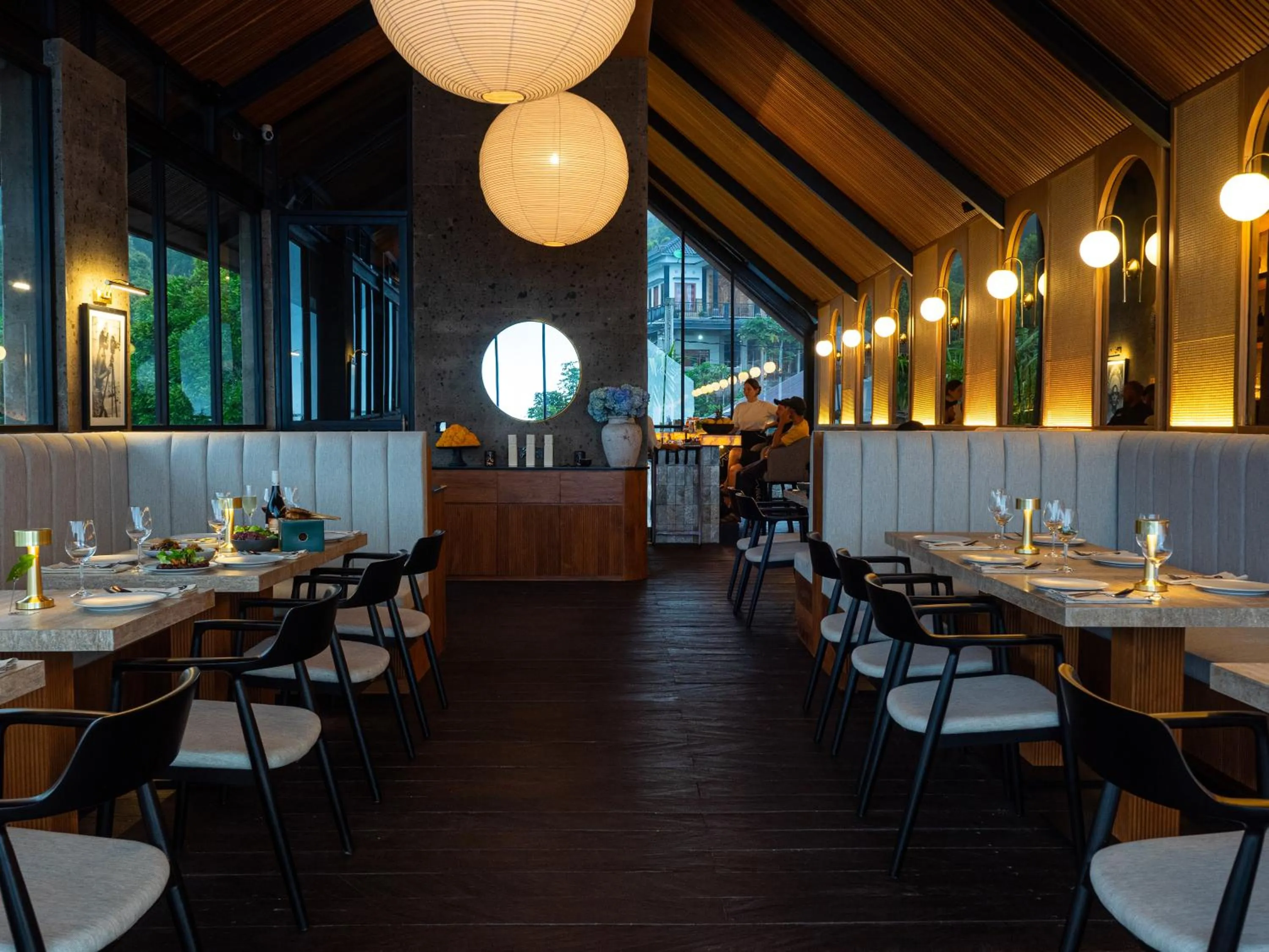 Restaurant/places to eat in Munduk Cabins