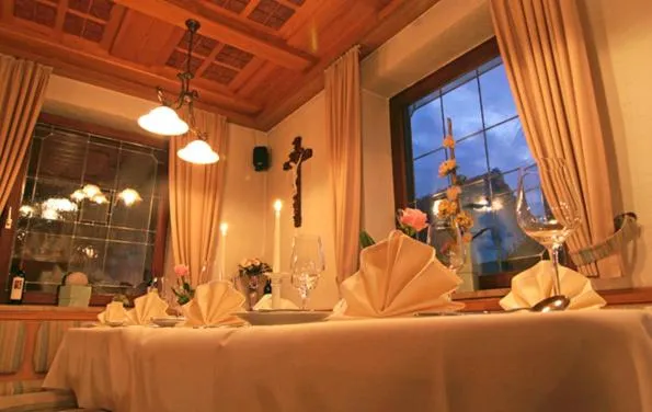 Restaurant/places to eat in Trip Inn Landhotel Krone
