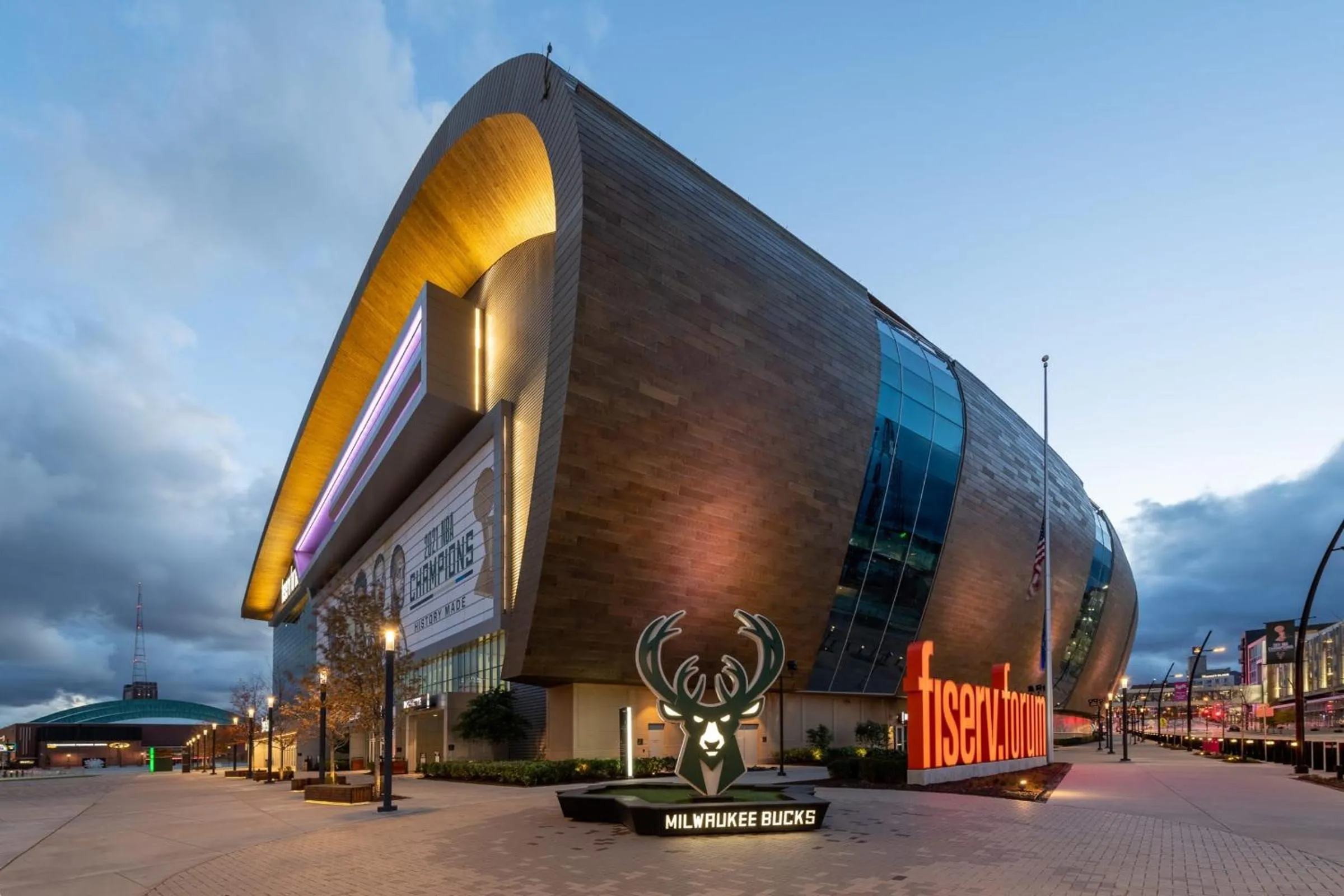 Modern 1BR Apt with Rooftop, Gym, and Parking