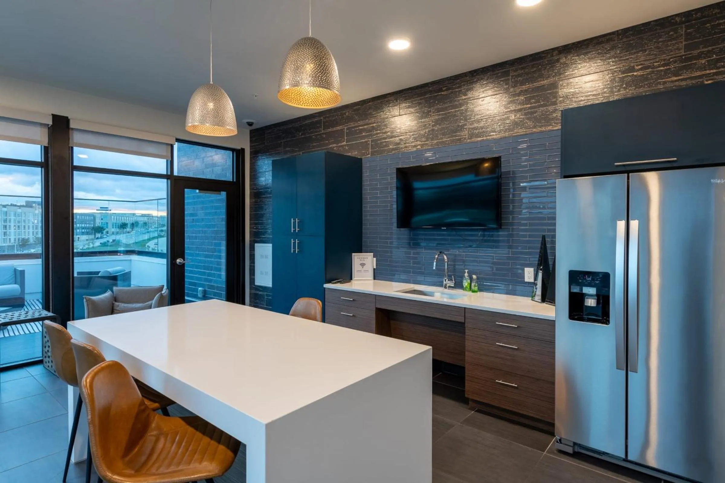 Modern 1BR Apt with Rooftop, Gym, and Parking