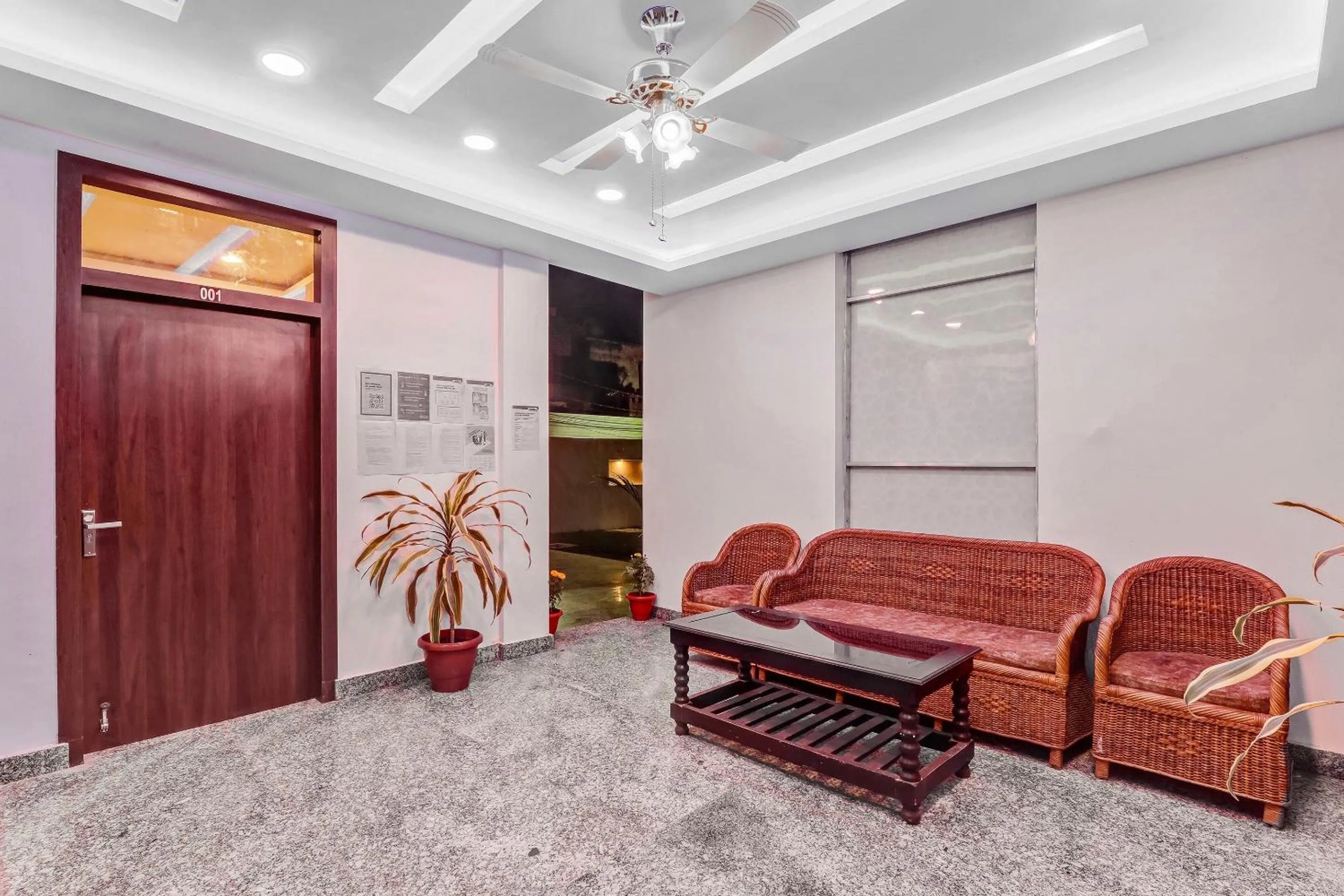 Lobby or reception in Super Collection O Yamuna Palace Near Gomti Riverfront Park