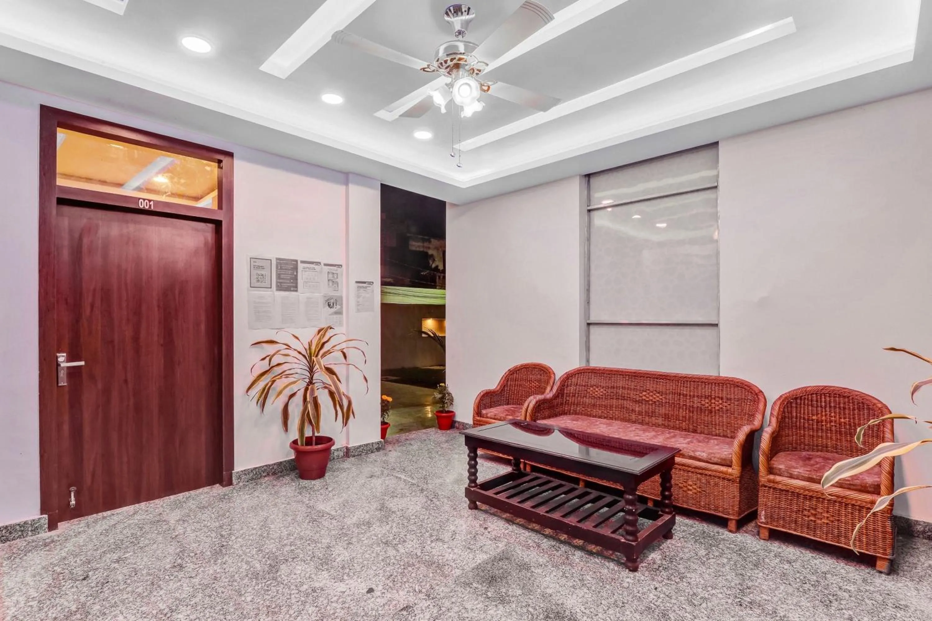 Lobby or reception in Super Collection O Yamuna Palace Near Gomti Riverfront Park