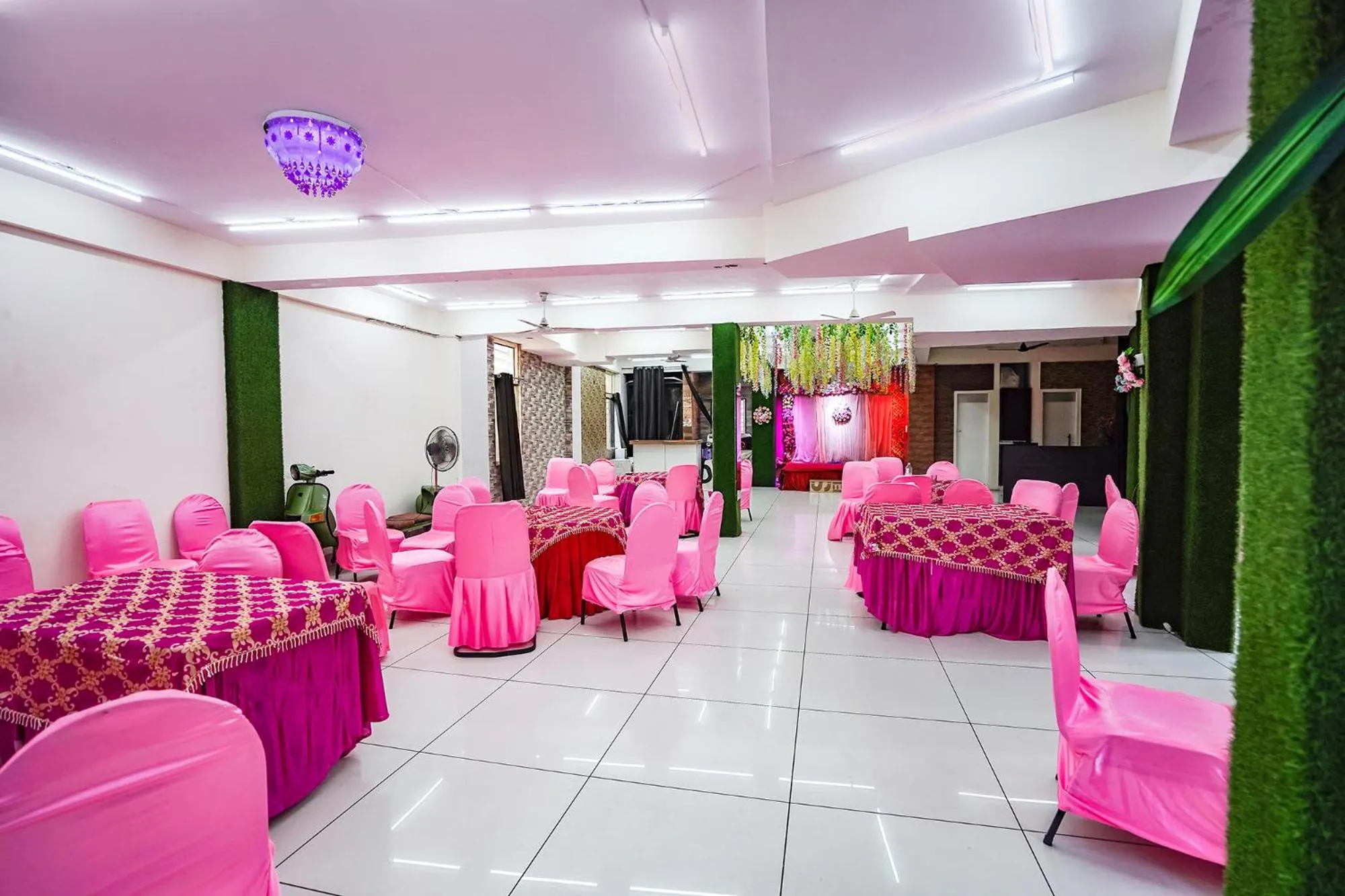 Banquet/Function facilities in FabHotel Krishna Heights