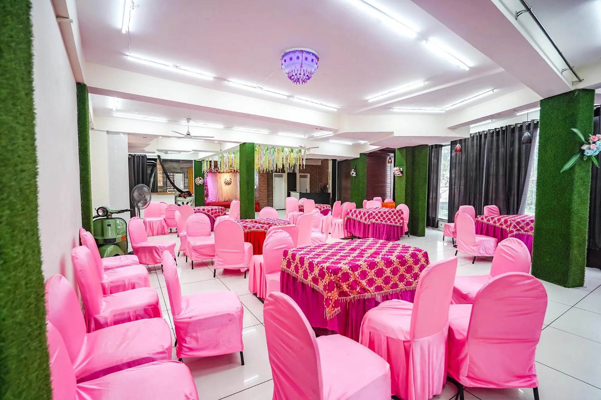 Banquet/Function facilities in FabHotel Krishna Heights