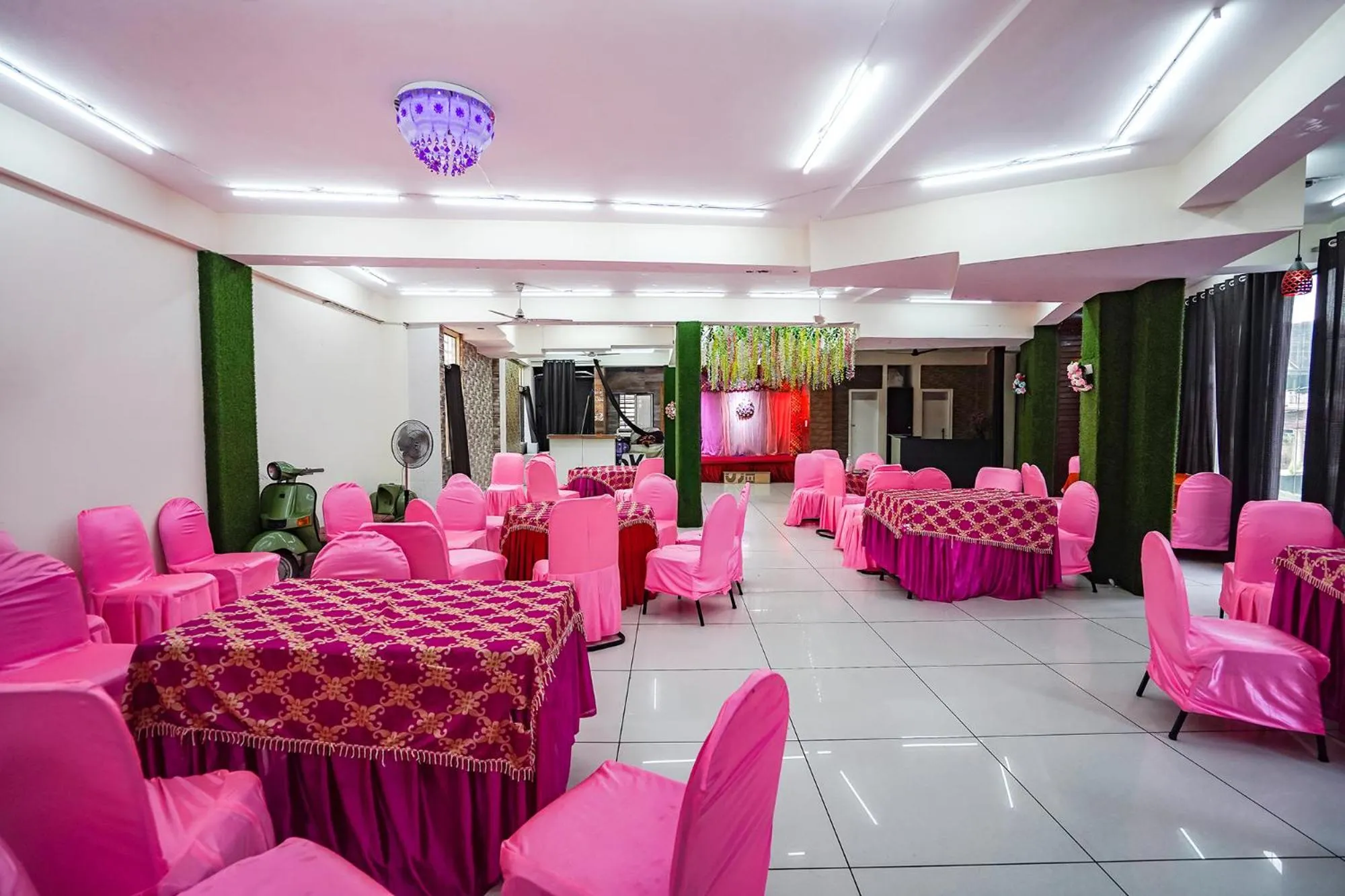 Banquet/Function facilities in FabHotel Krishna Heights