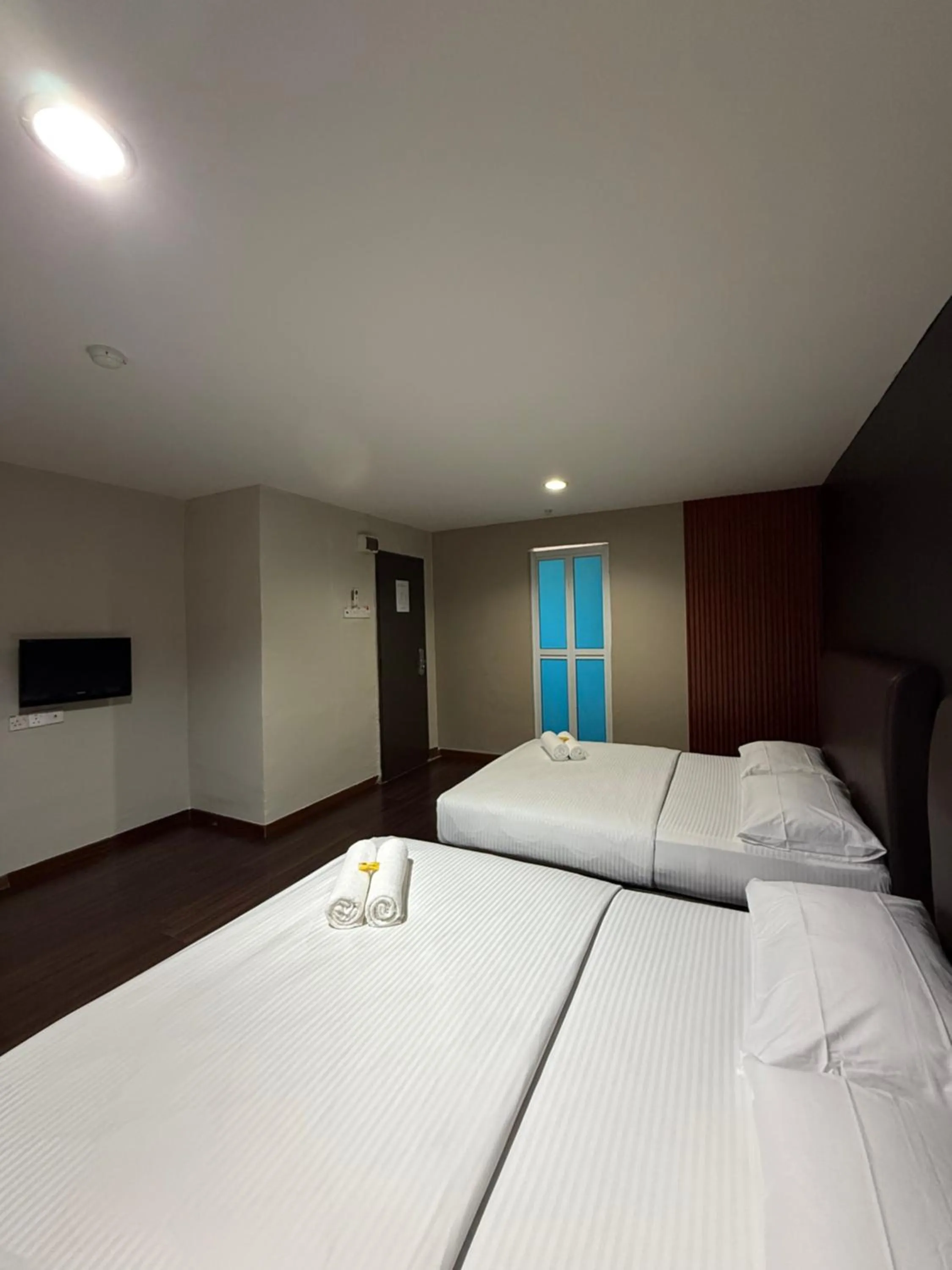 Bed in 1st Living Subang SS15