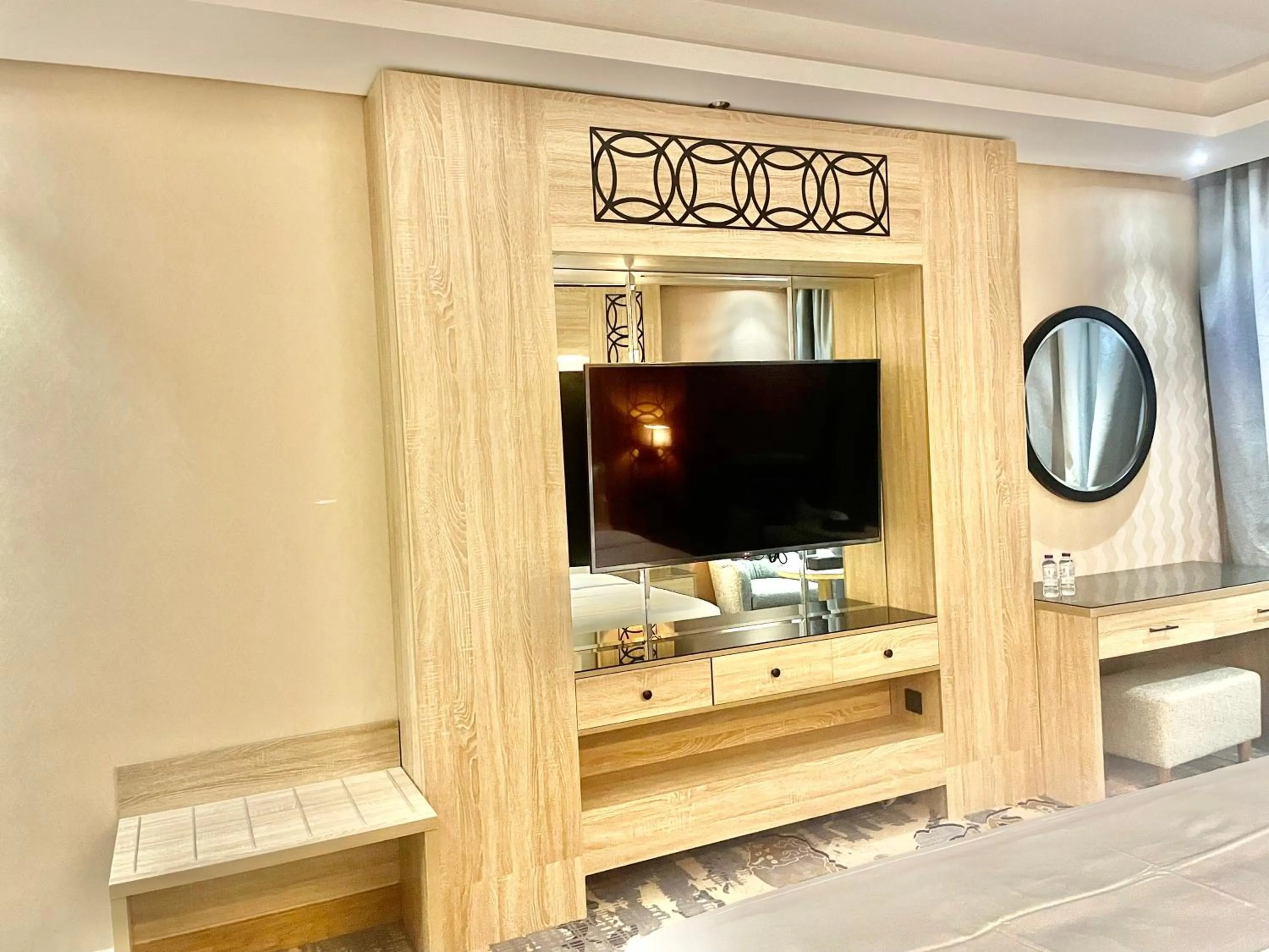 TV and multimedia in Mirnian Hotel