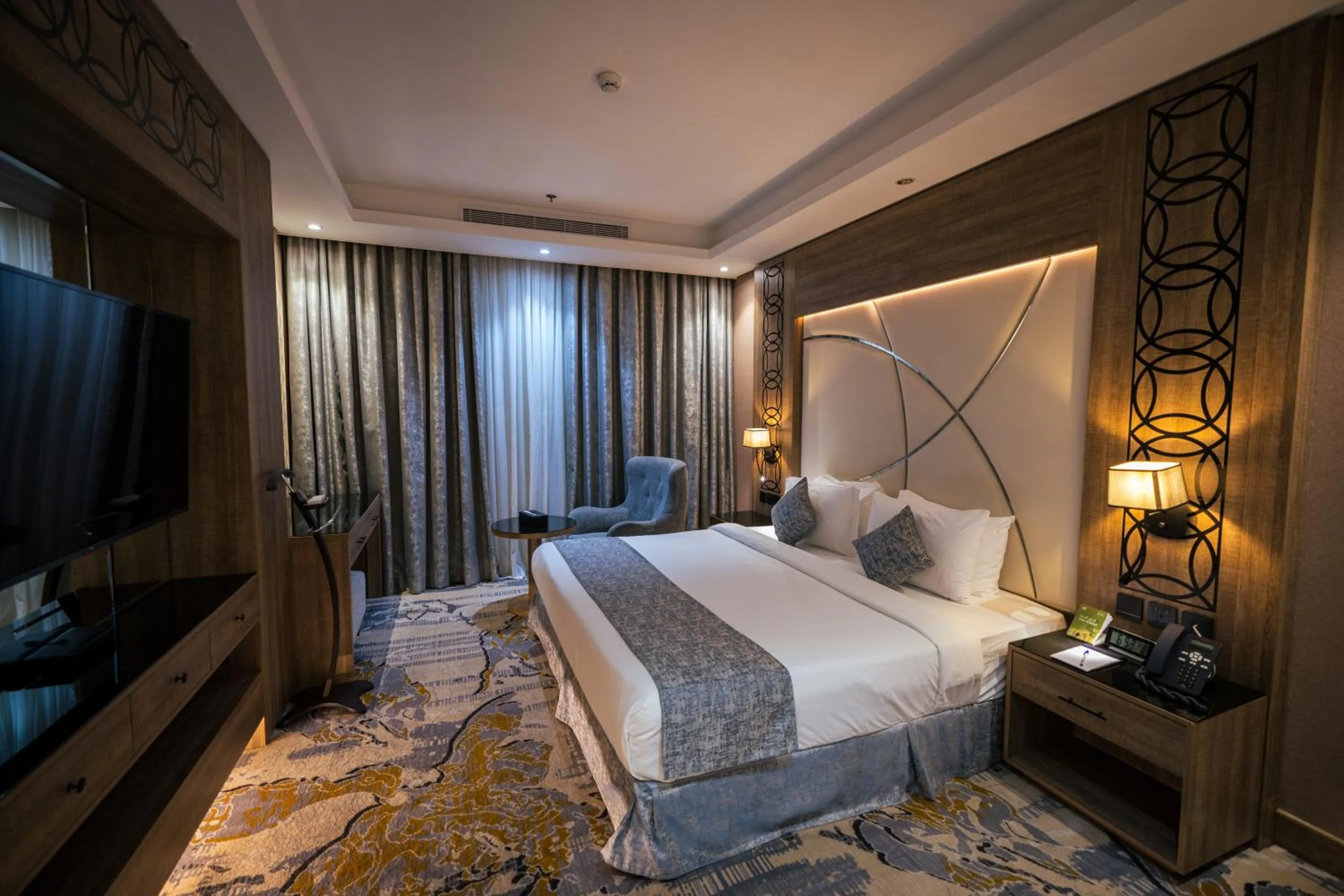 Bed in Mirnian Hotel