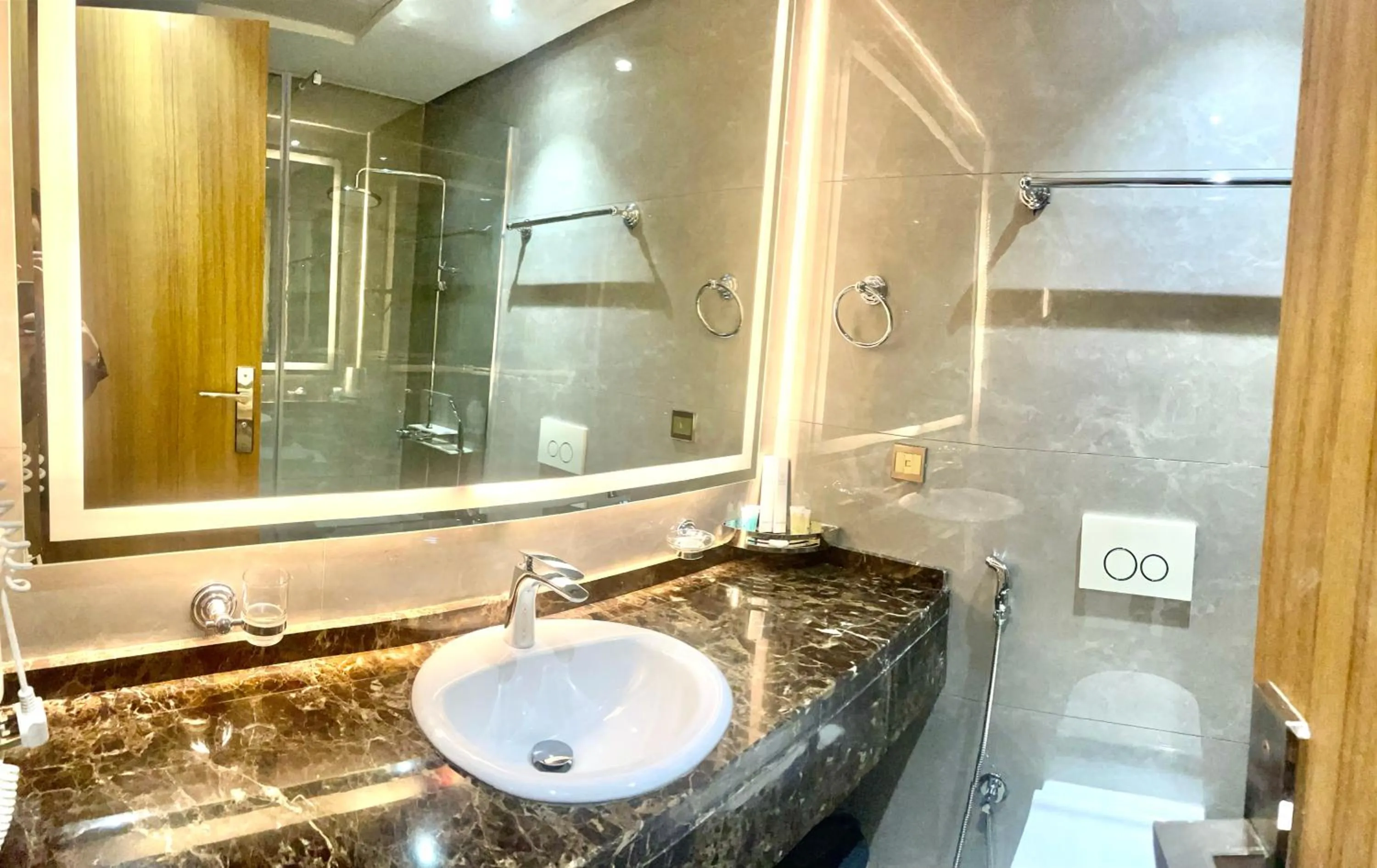 Bathroom in Mirnian Hotel