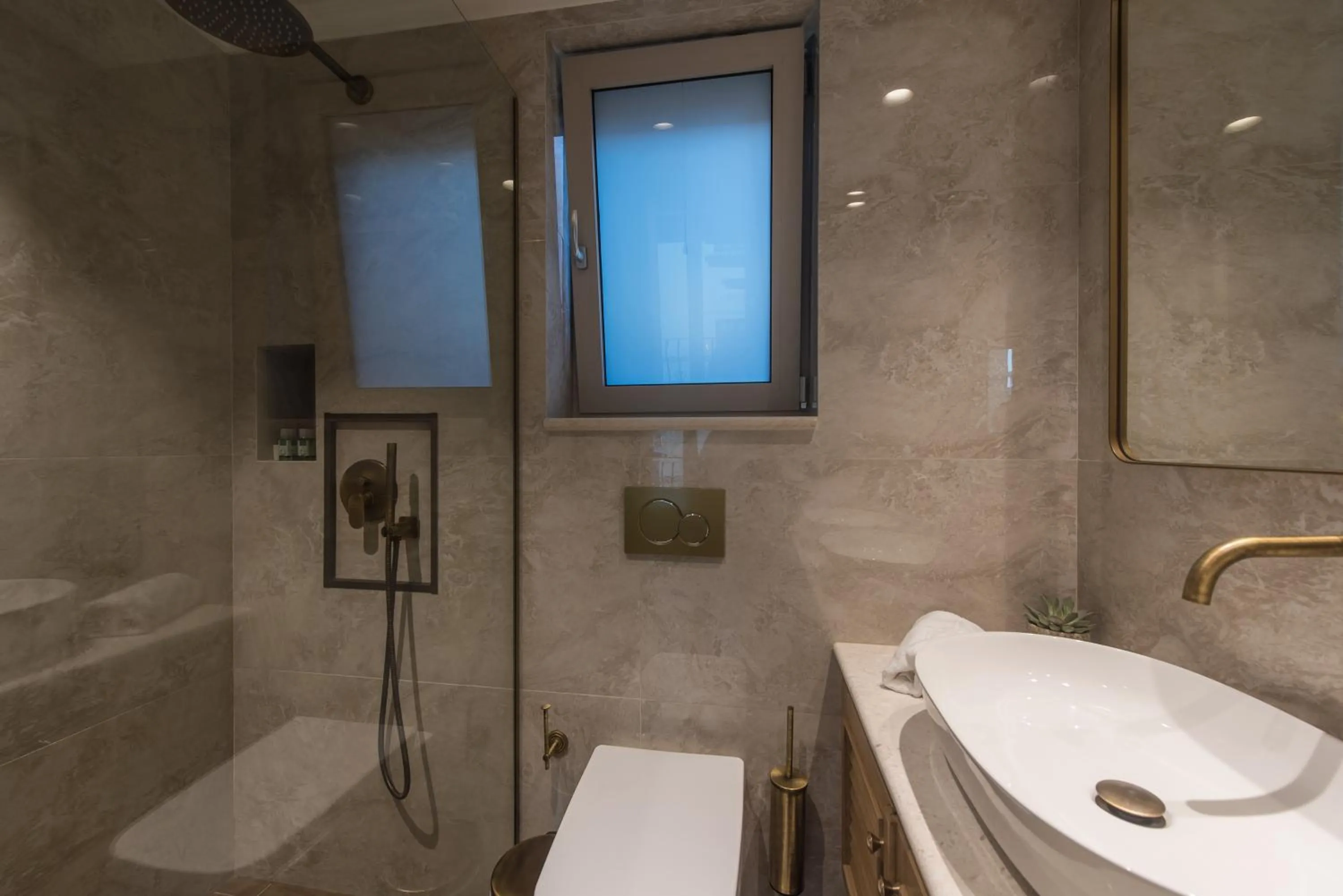 Shower in Capolavoro Suites