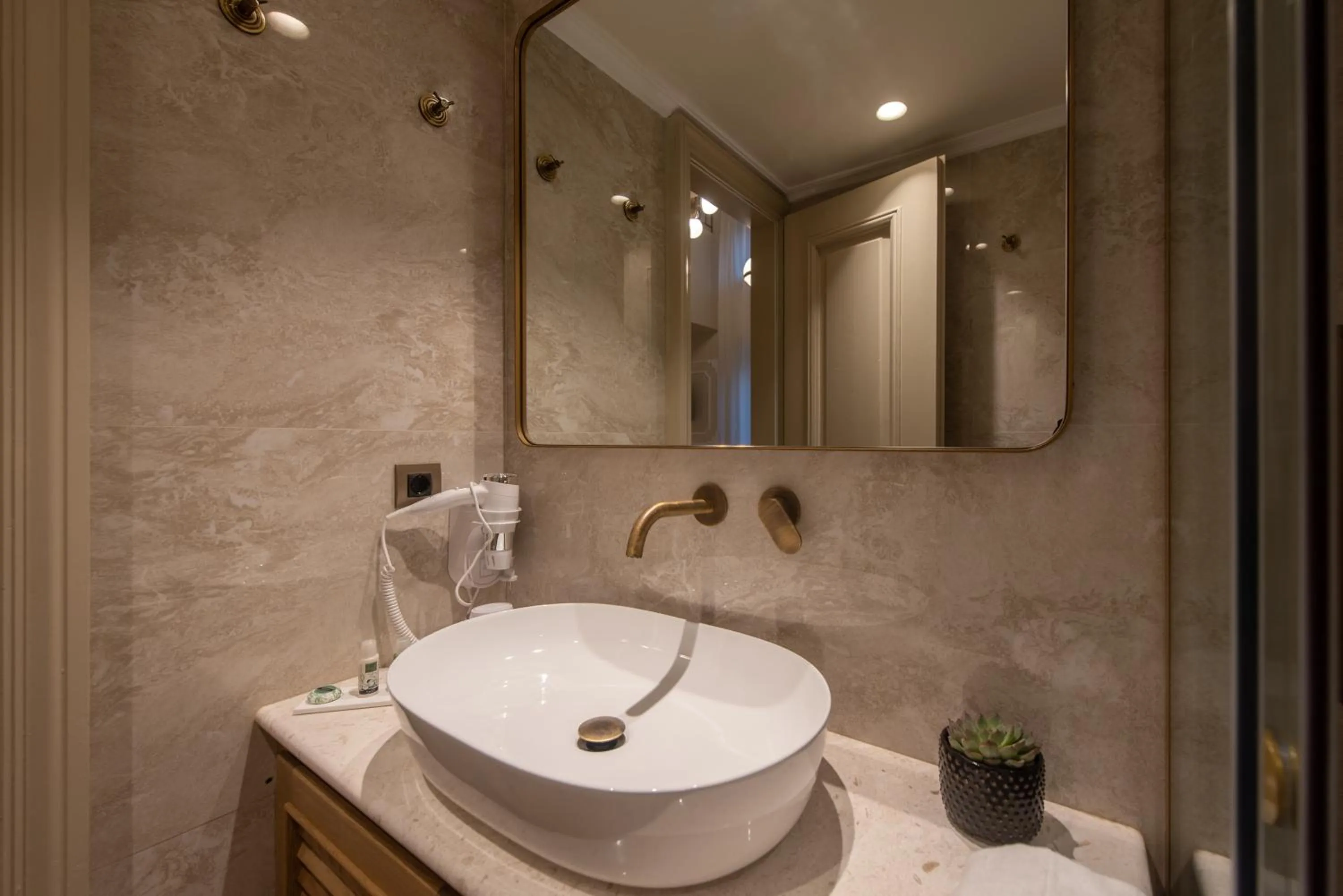 Bathroom in Capolavoro Suites
