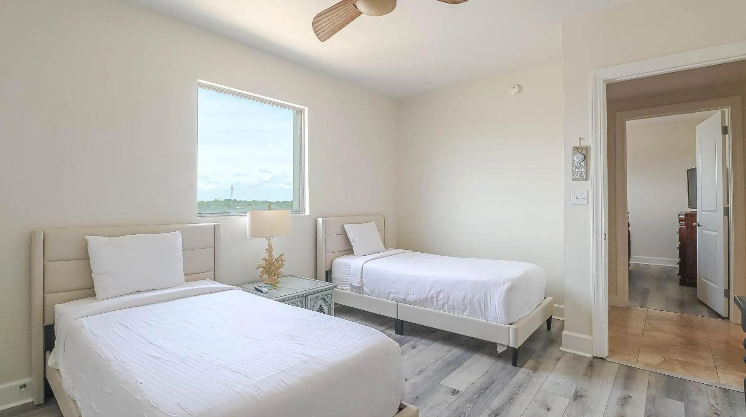 Bed in Sea Breeze 601