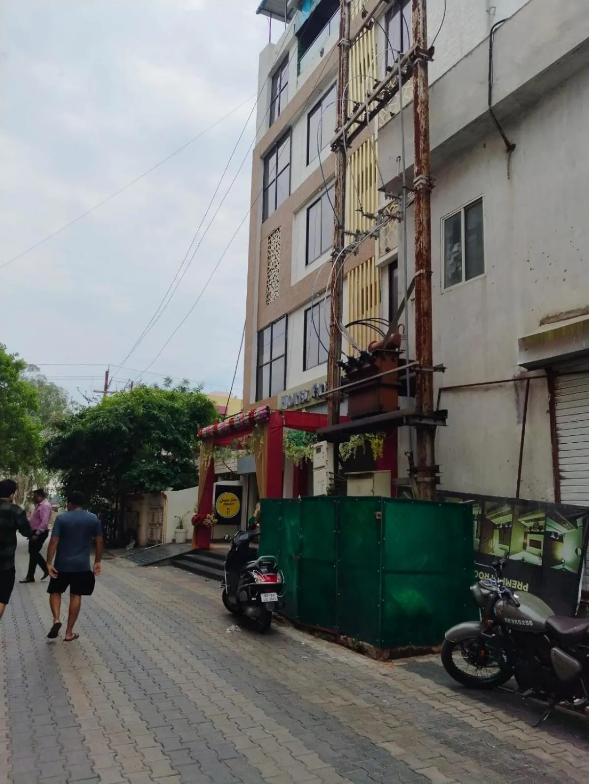 Property building in Hotel Golden Bliss