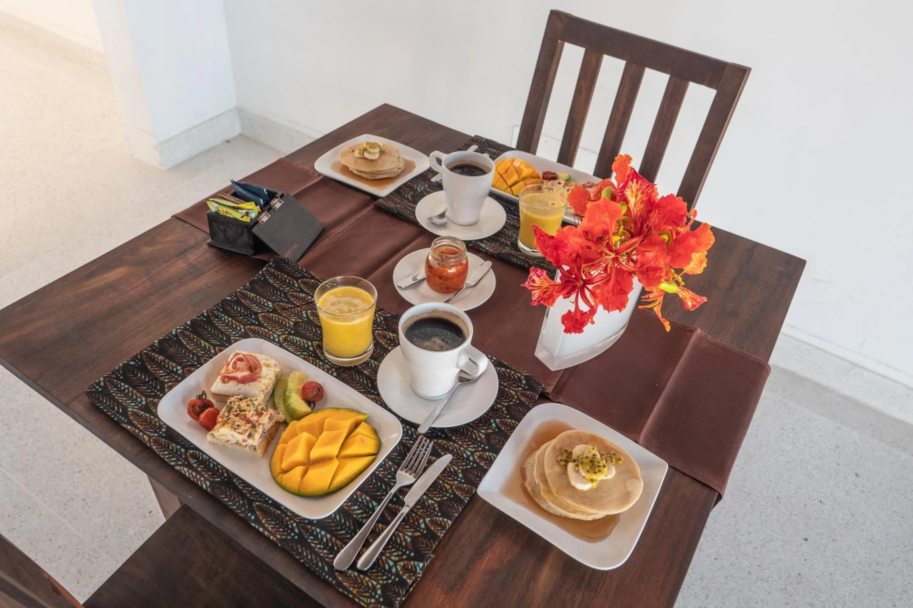 Food and drinks in Amani Villas Nature Retreat