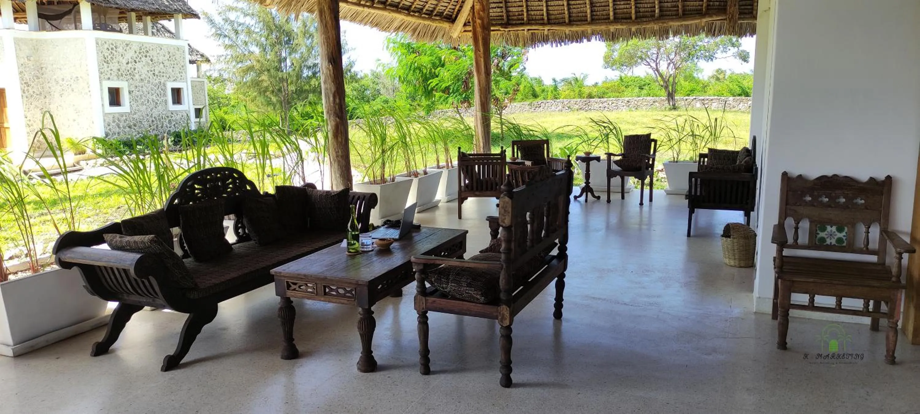 Restaurant/places to eat in Amani Villas Nature Retreat