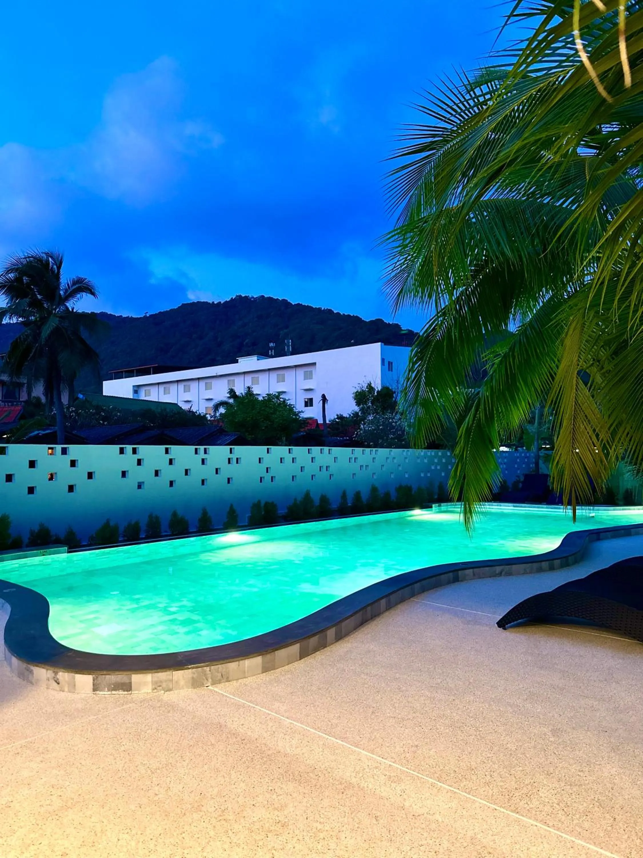 Swimming pool in Family House Resort, Haad Rin