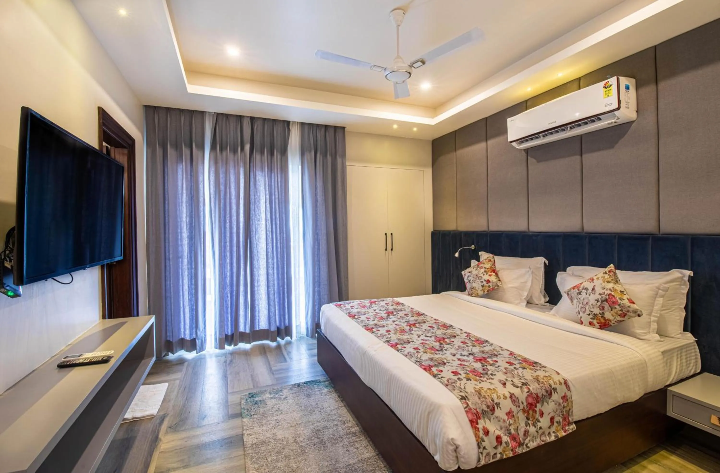 Bed in HOTEL JS SOUVENIR