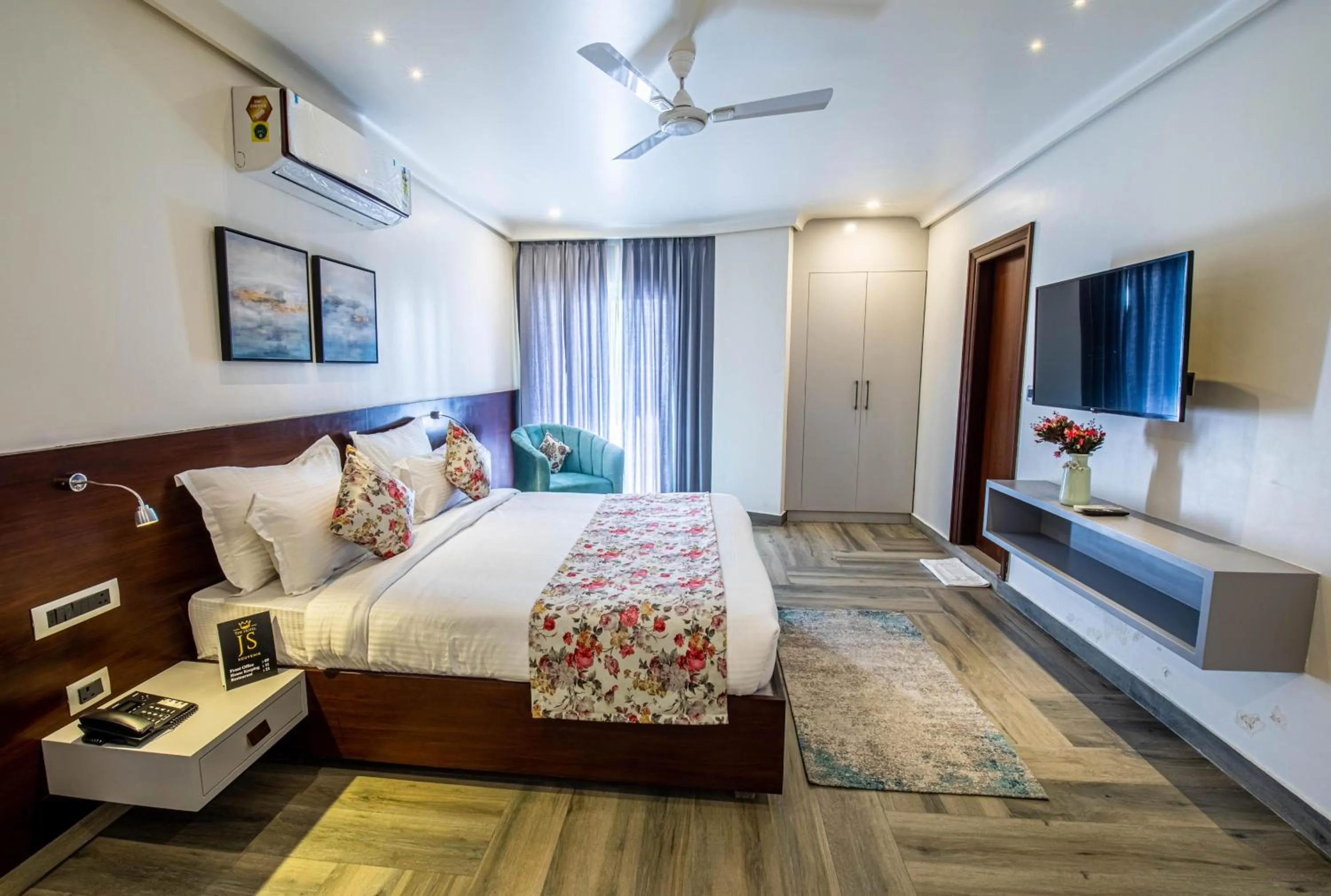 Bed in HOTEL JS SOUVENIR