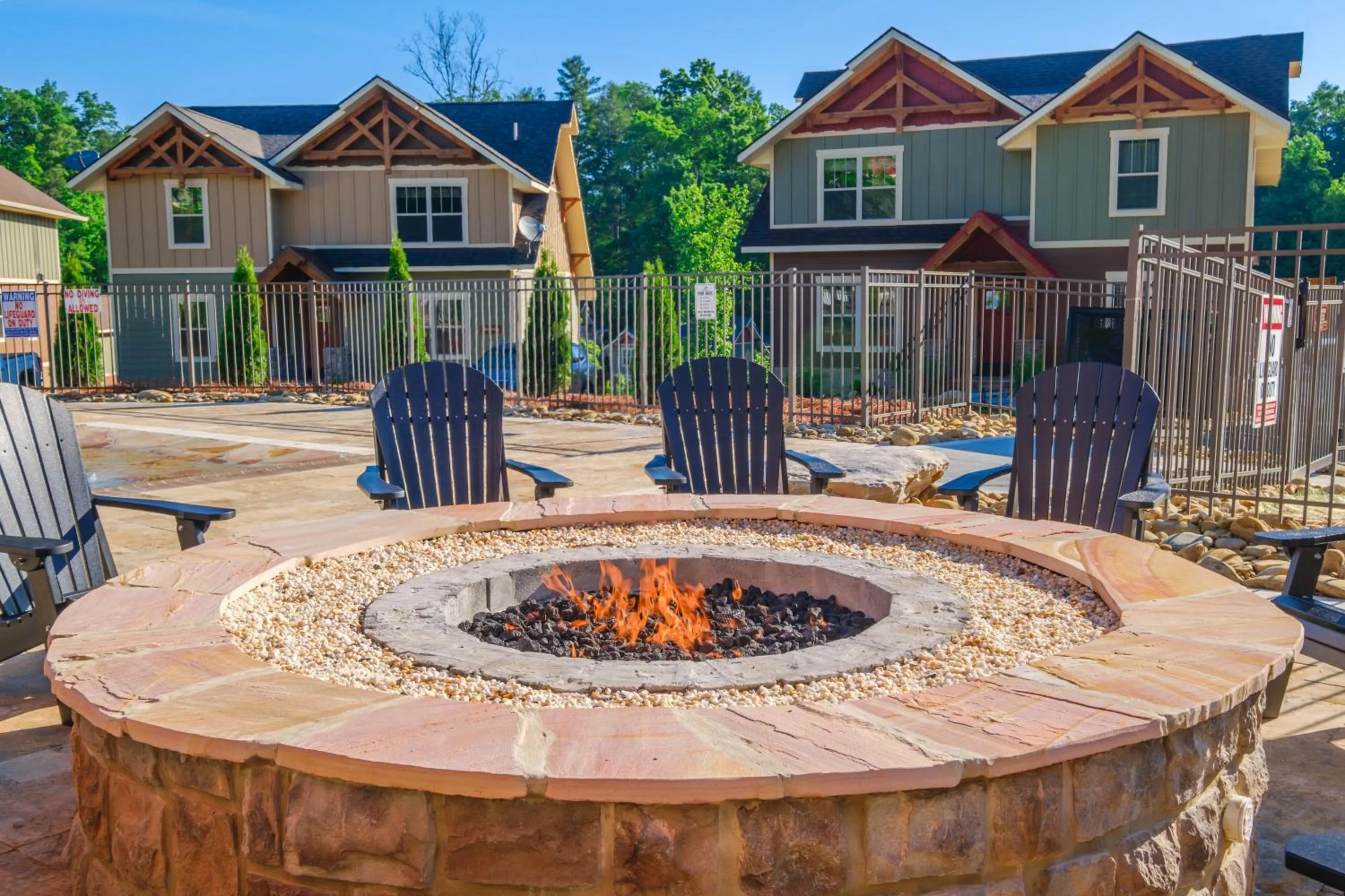 Mountain Sunrise Pool Cottage chalet