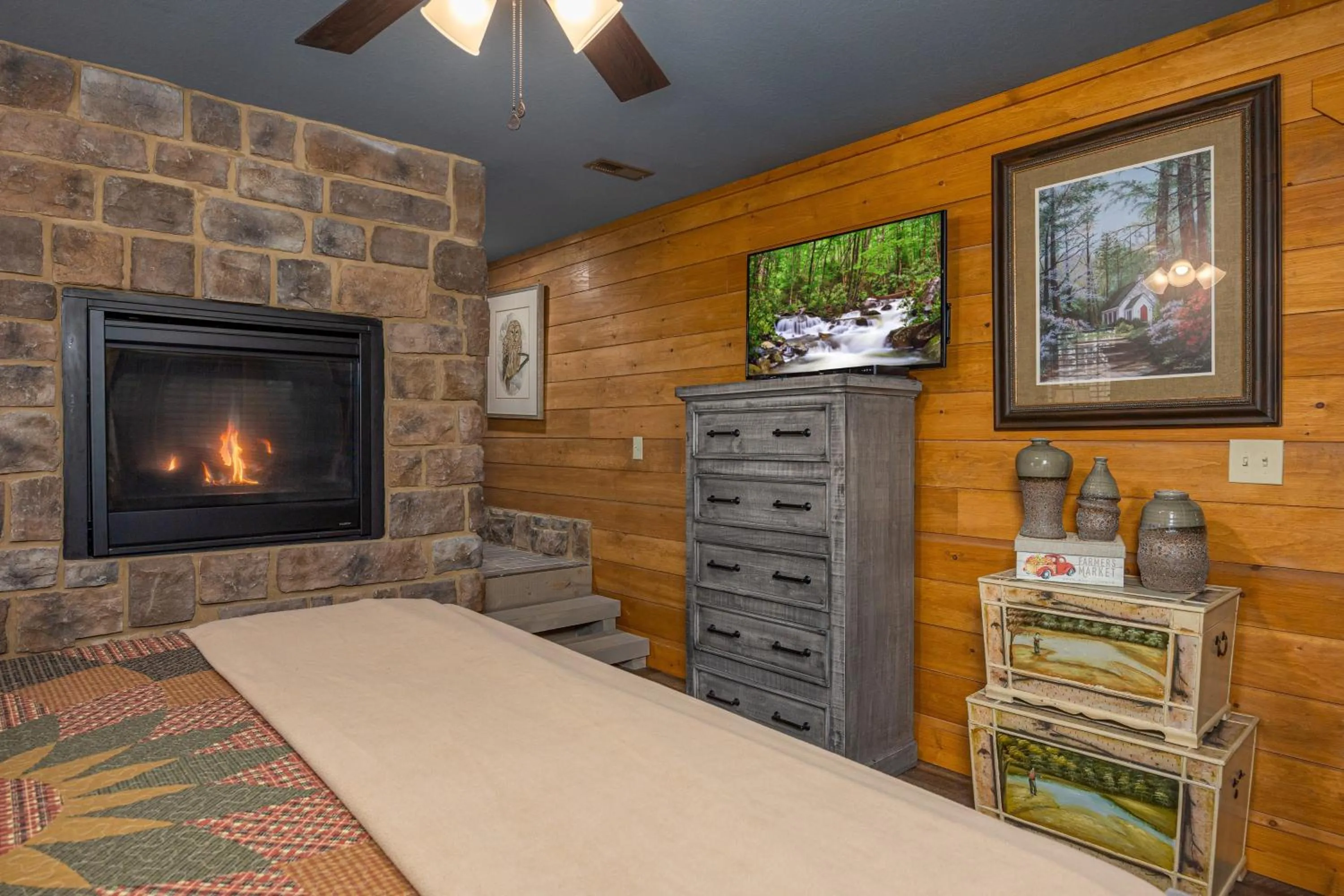 Mountain Sunrise Pool Cottage chalet