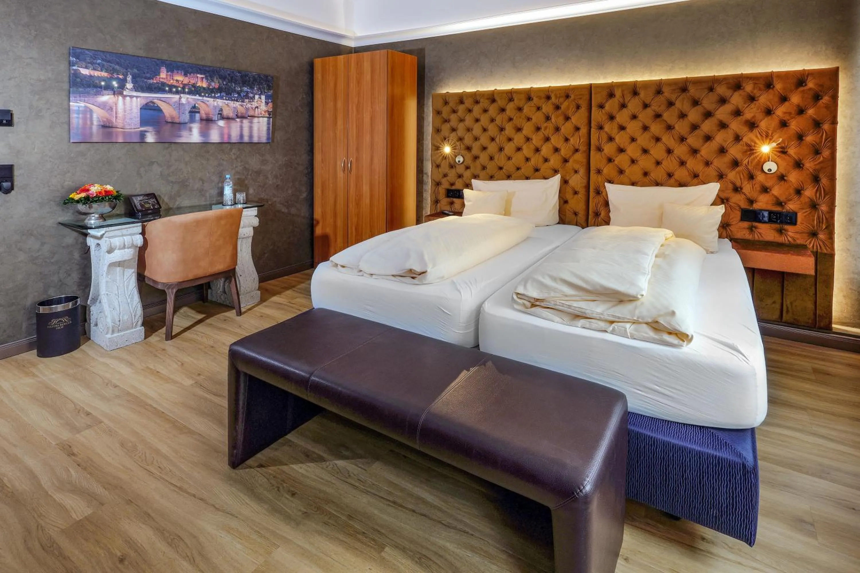 Bed in Hotel Heidelberger Hof