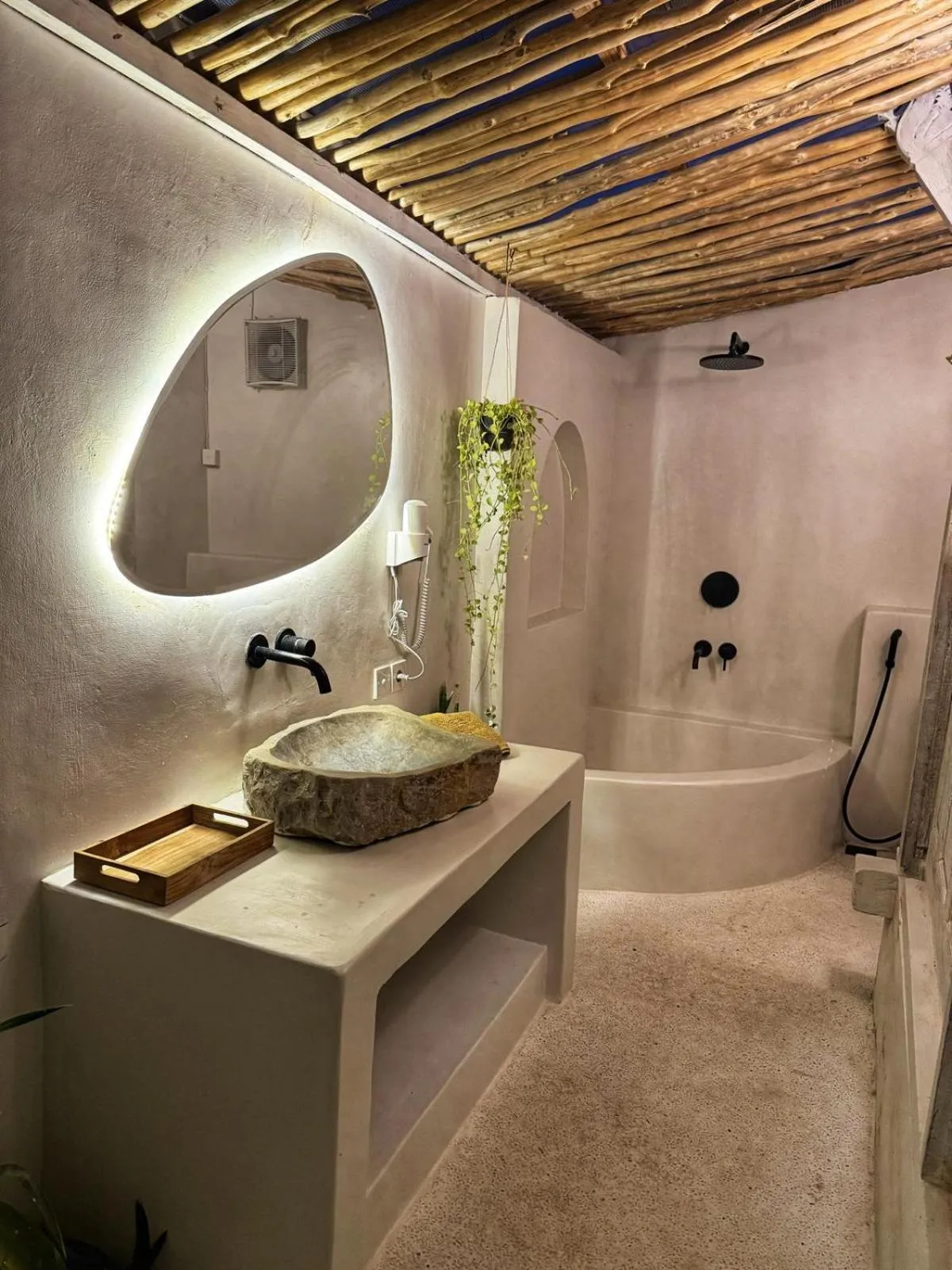 Shower in Kacchapa Resort and Restaurant
