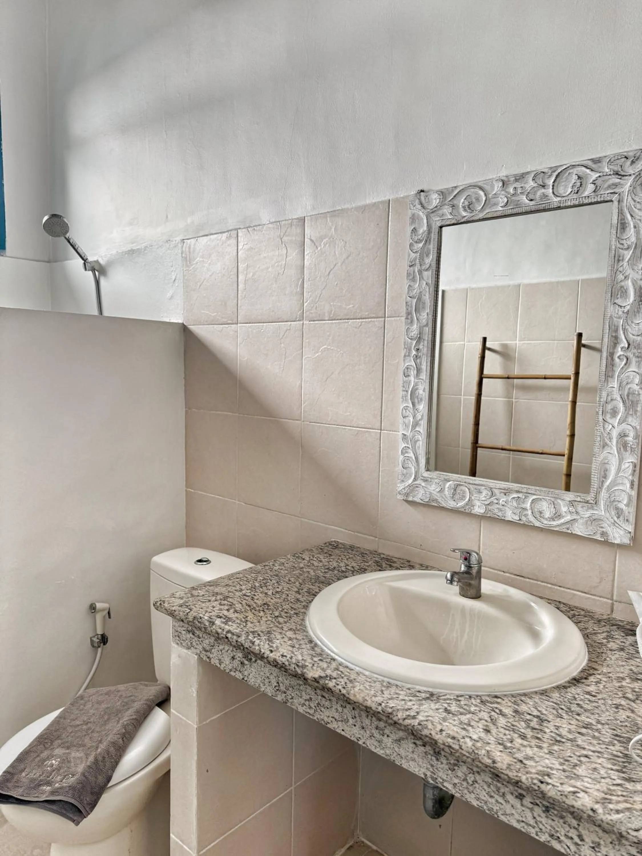 Bathroom in Kacchapa Resort and Restaurant