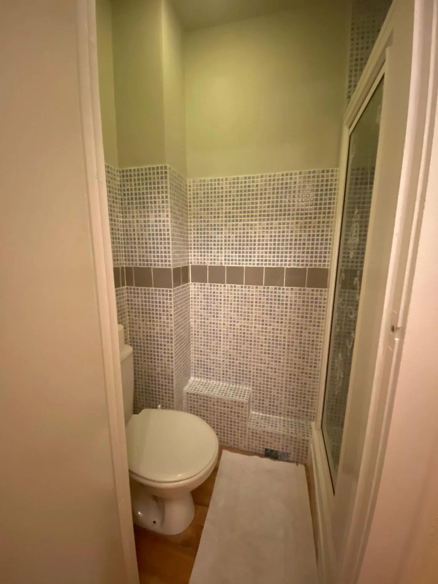 Bathroom in Mellory hotel