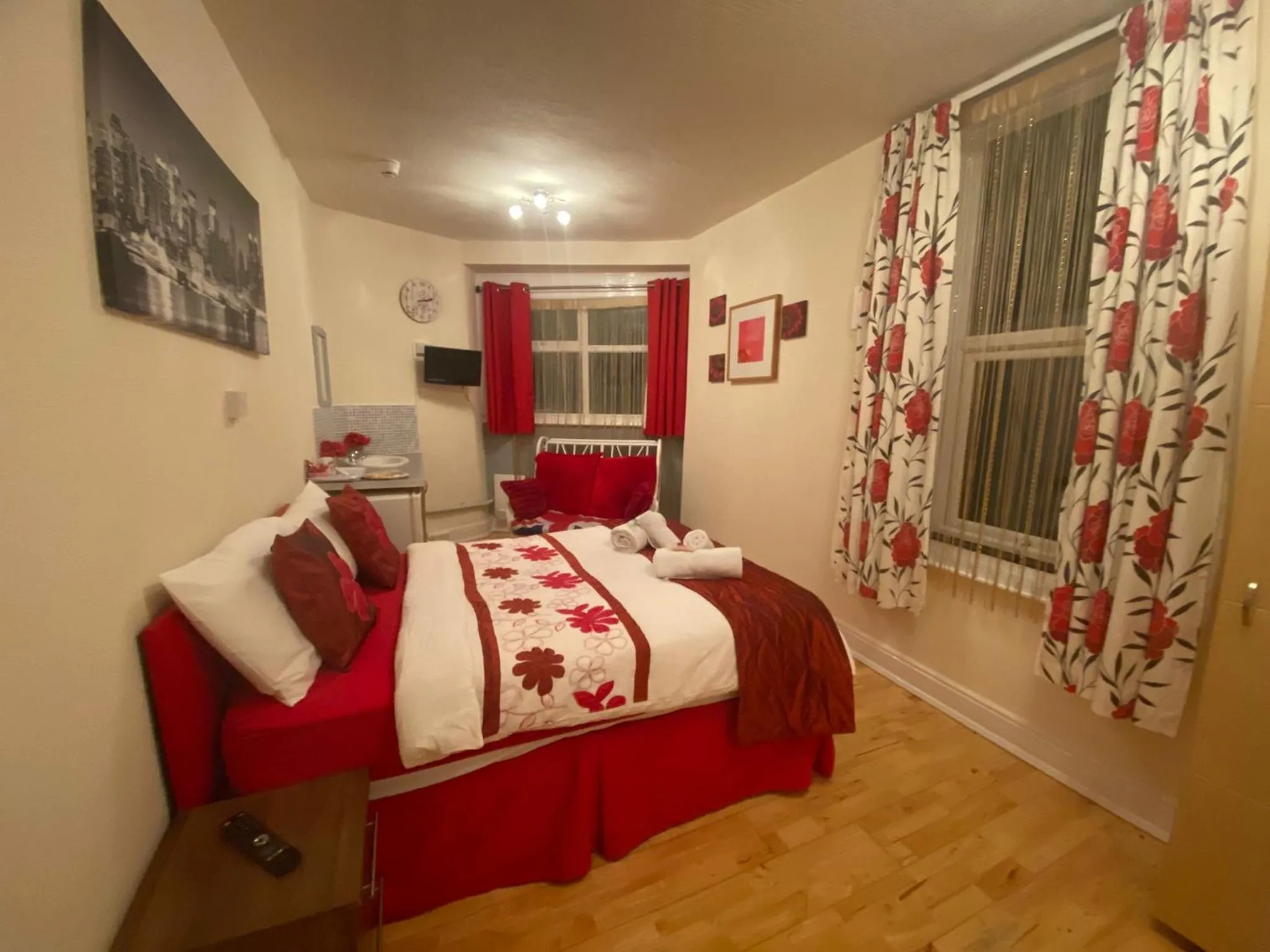 Photo of the whole room, Bed in Mellory hotel