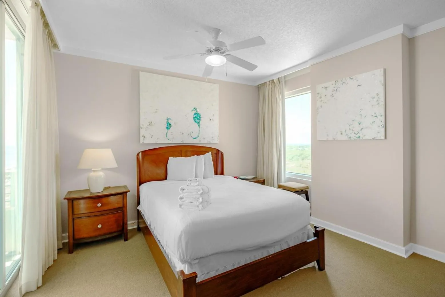 Bed in Ocean Club 1501