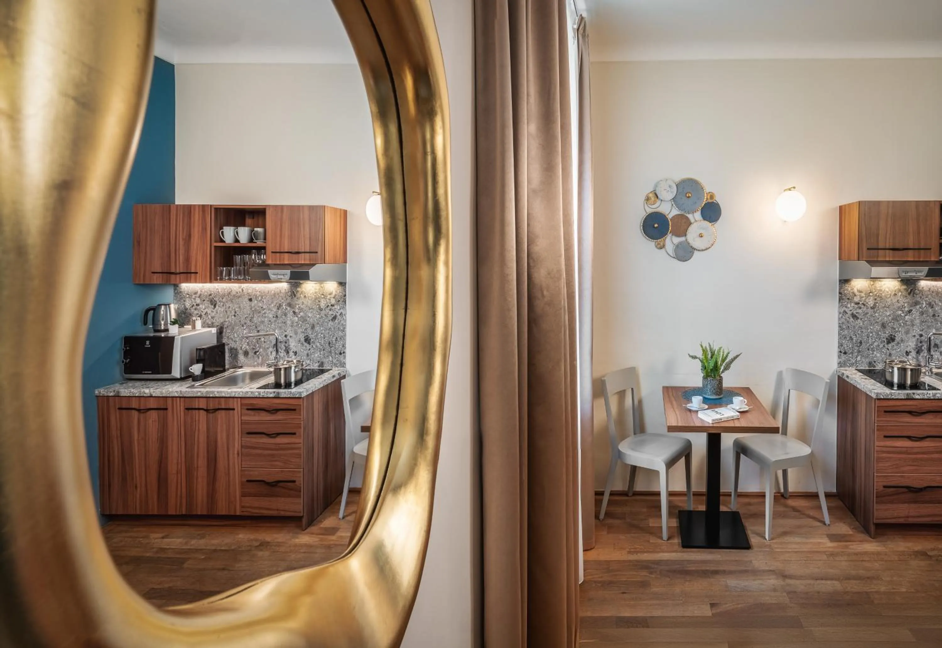 Photo of the whole room in Golden Angel Suites by Adrez