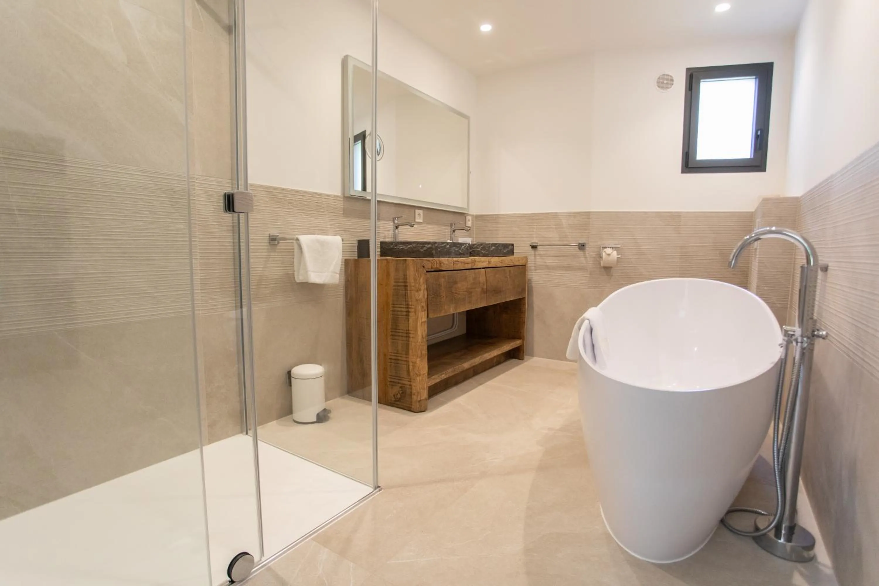 Bathroom in Hotel Le Verger Maelvi