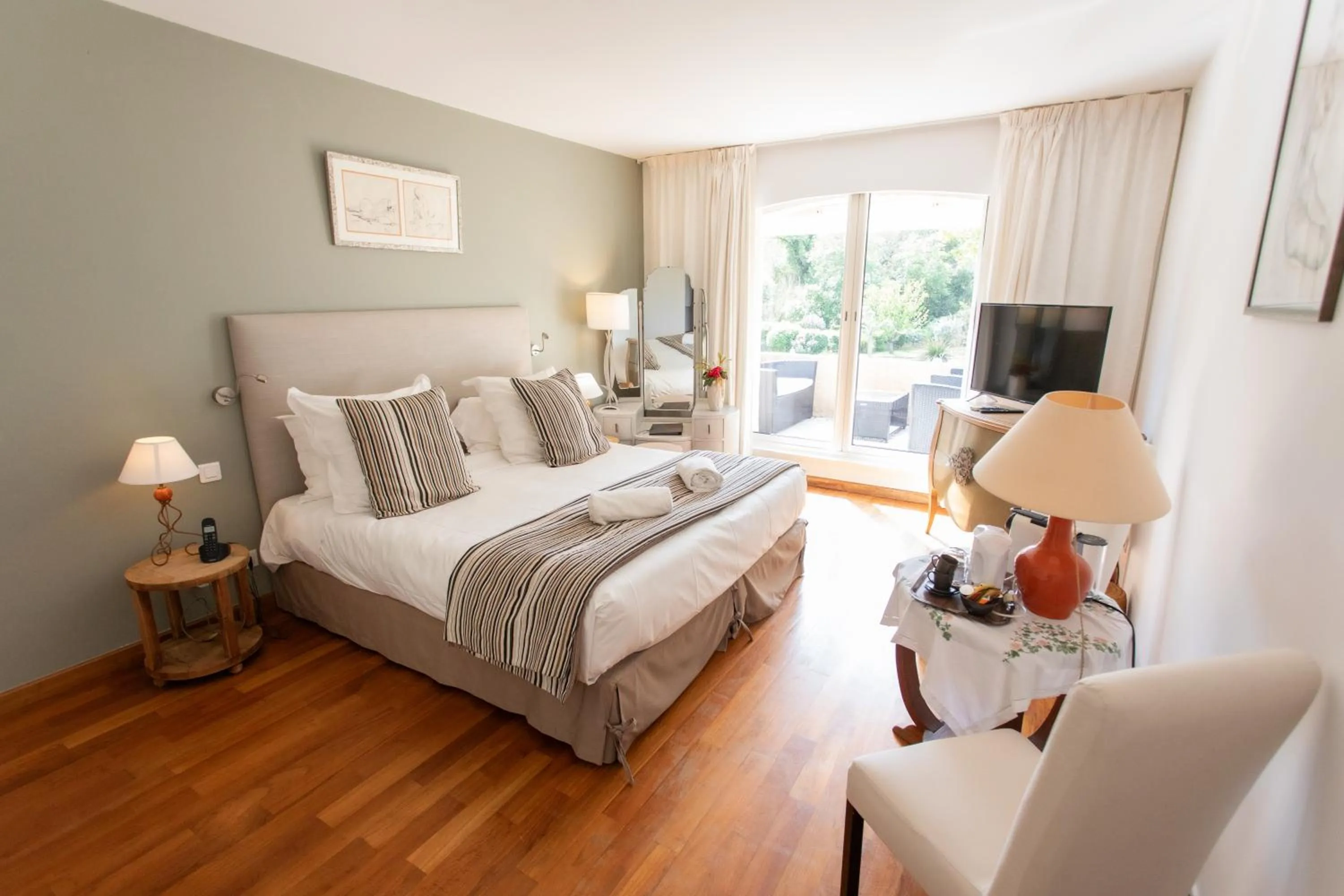 Bed in Hotel Le Verger Maelvi