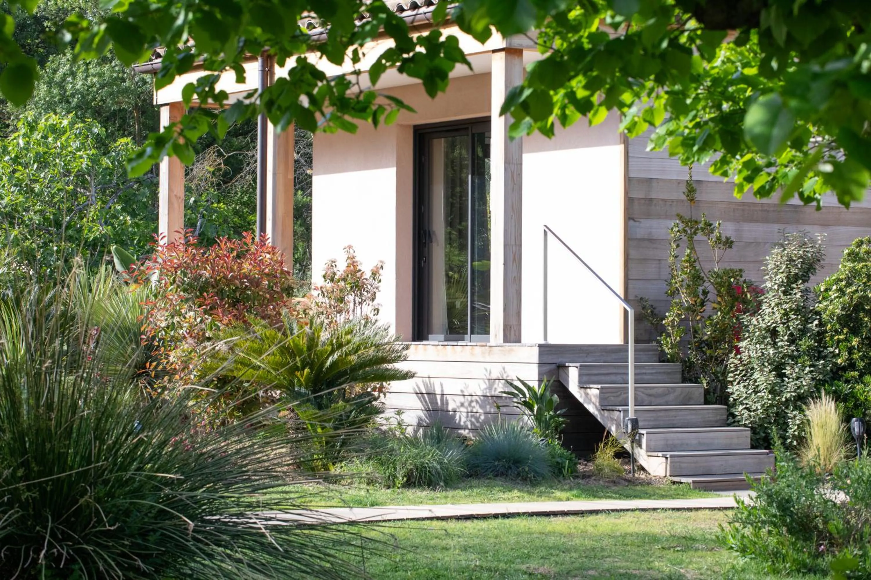 Property building in Hotel Le Verger Maelvi