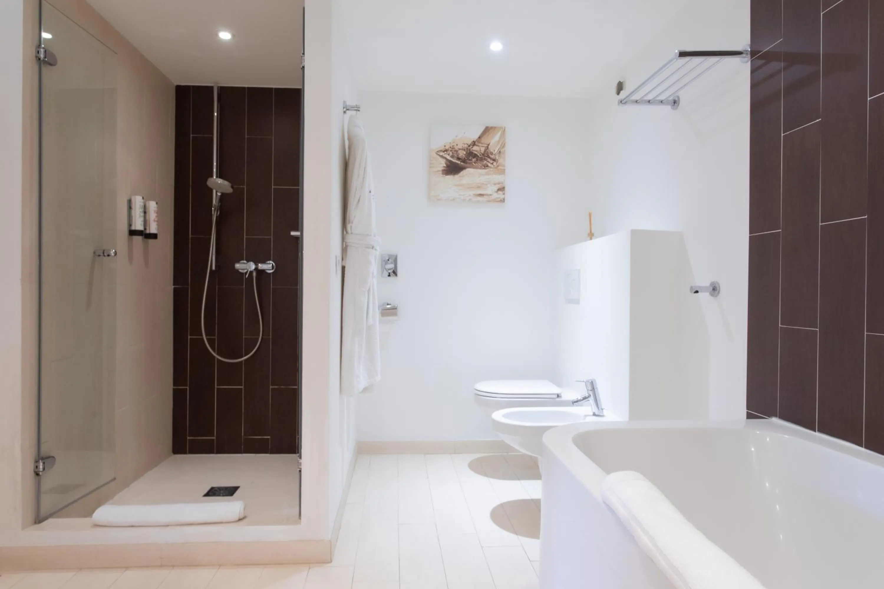 Bathroom in Hotel Le Verger Maelvi