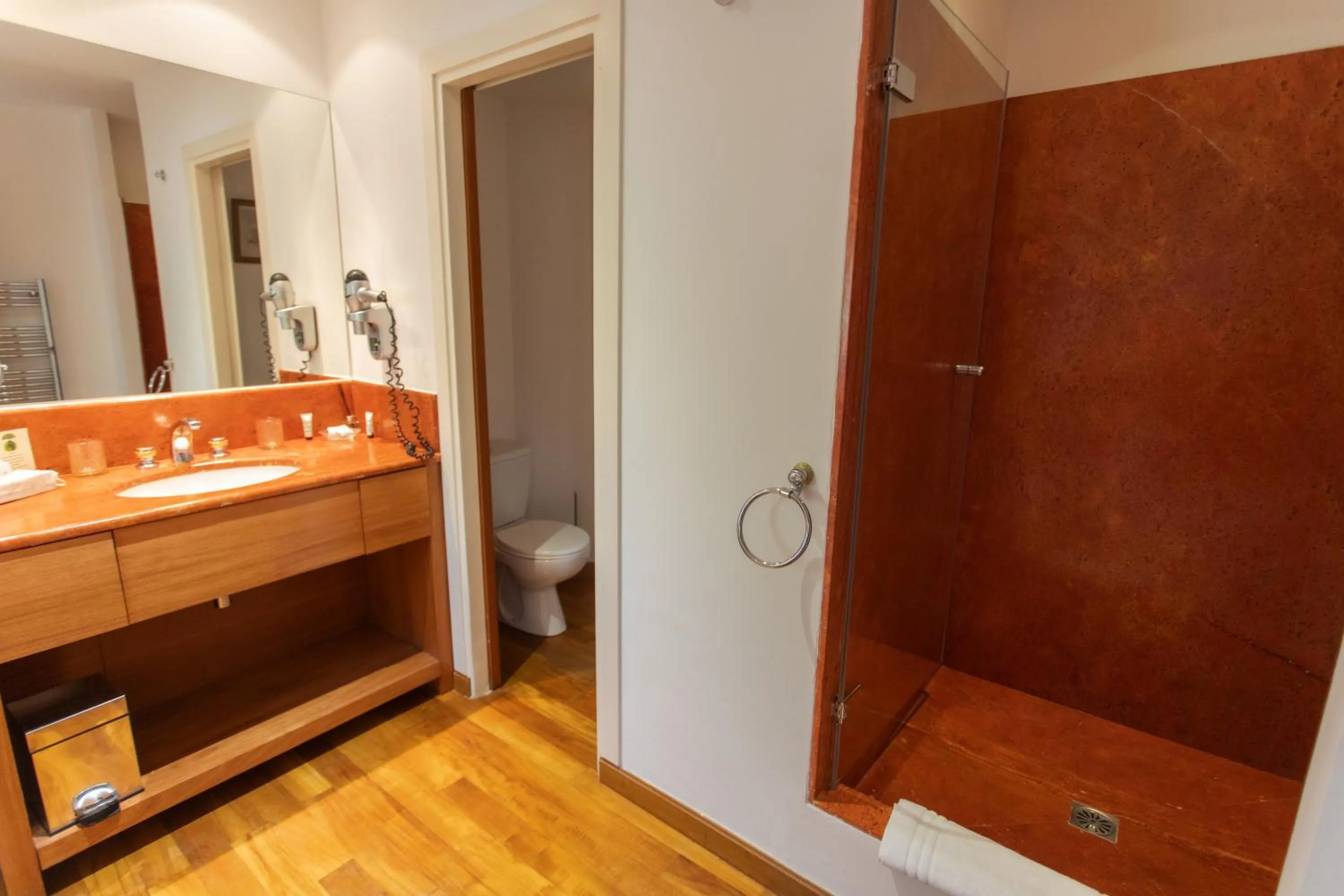 Shower in Hotel Le Verger Maelvi