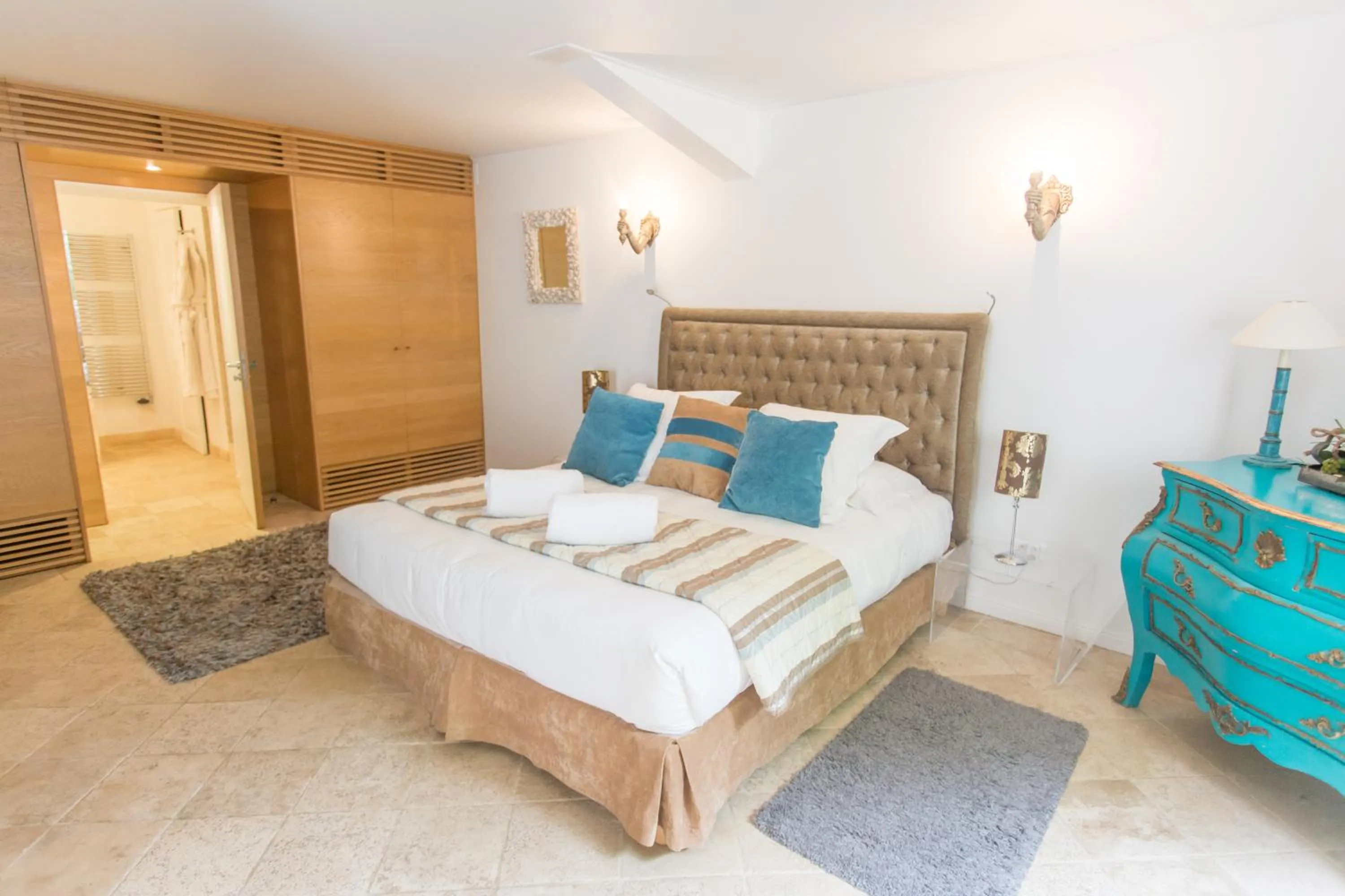 Bed in Hotel Le Verger Maelvi