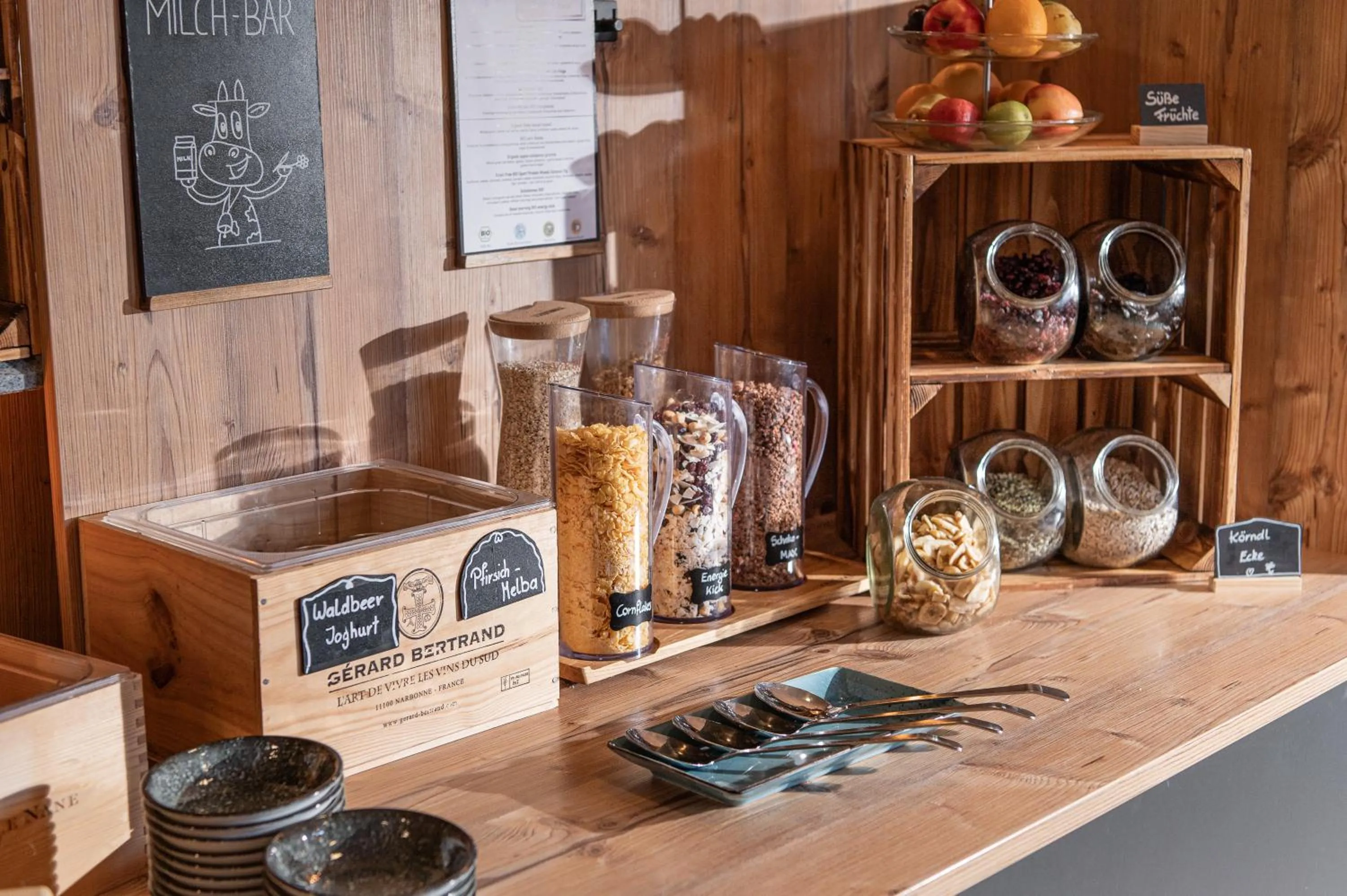 Food and drinks in AlpenParks Montana Apartments