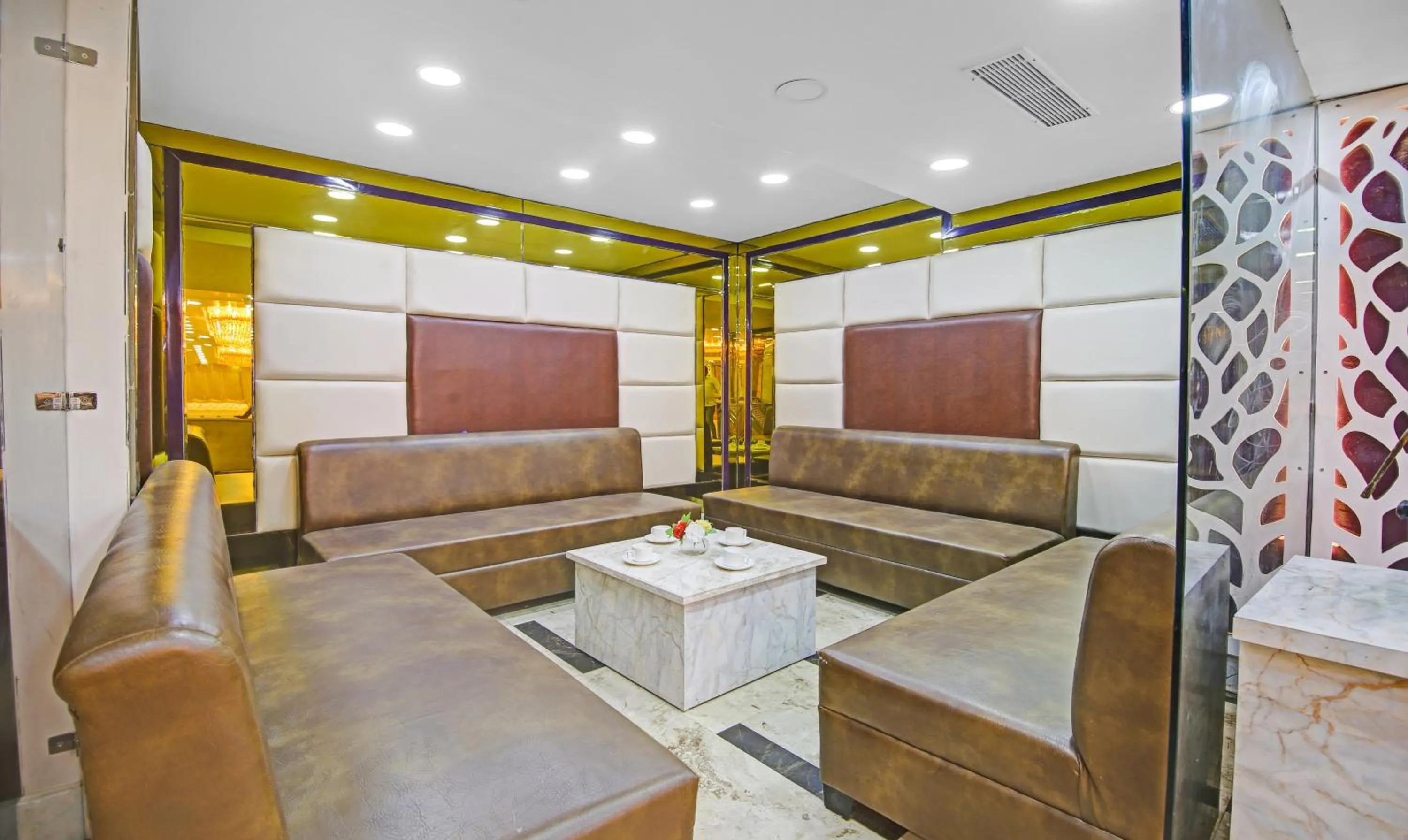 Seating area in Treebo Mona Grand