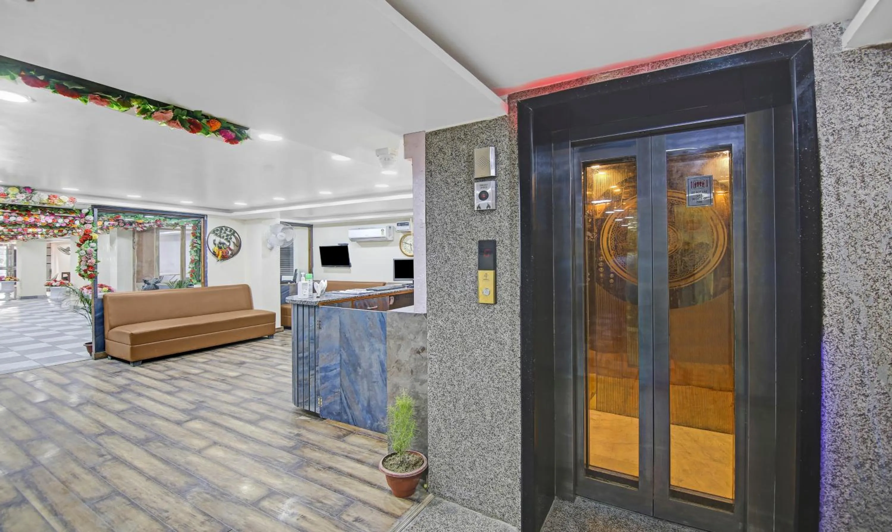 elevator in Treebo Mona Grand