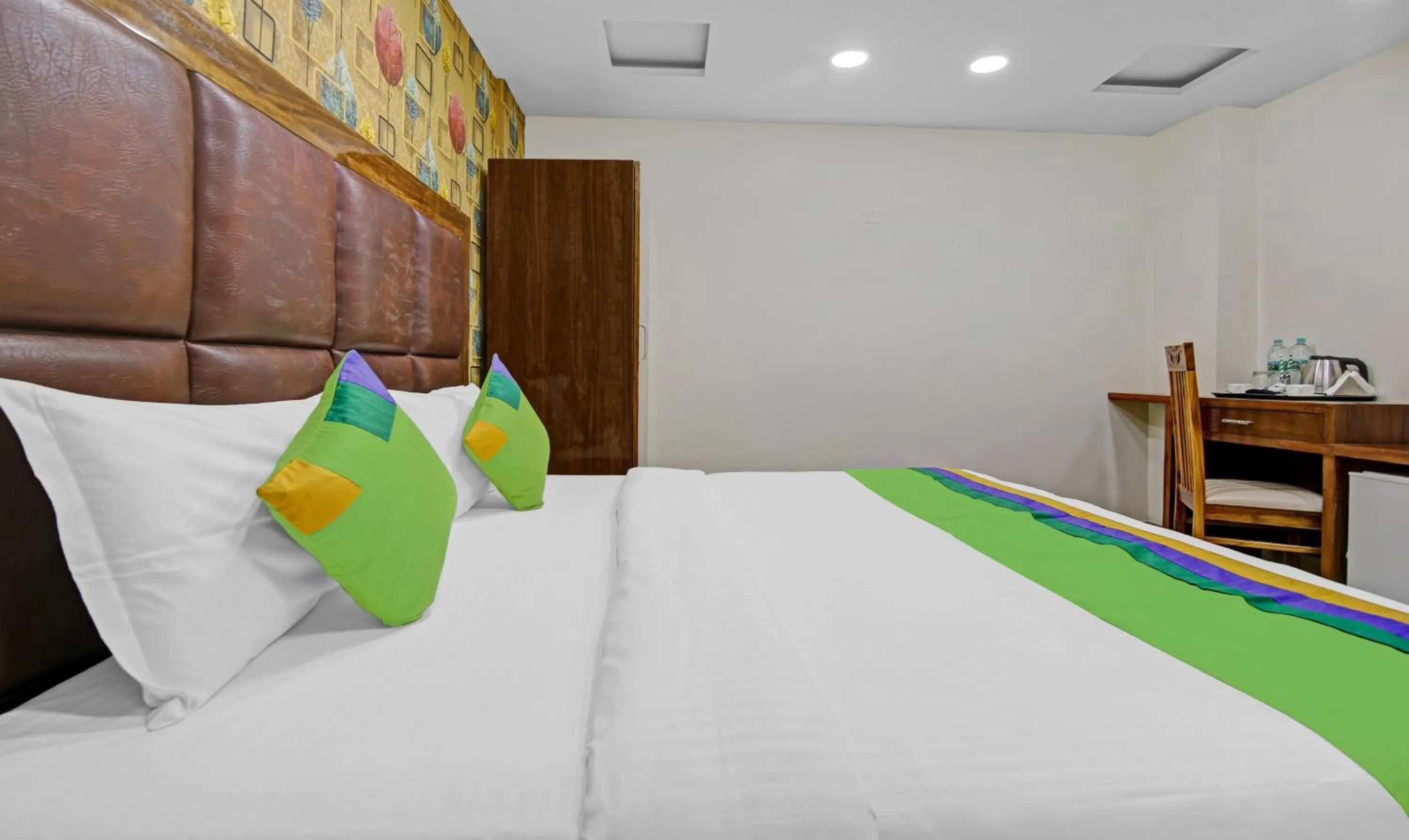 Bed in Treebo Mona Grand