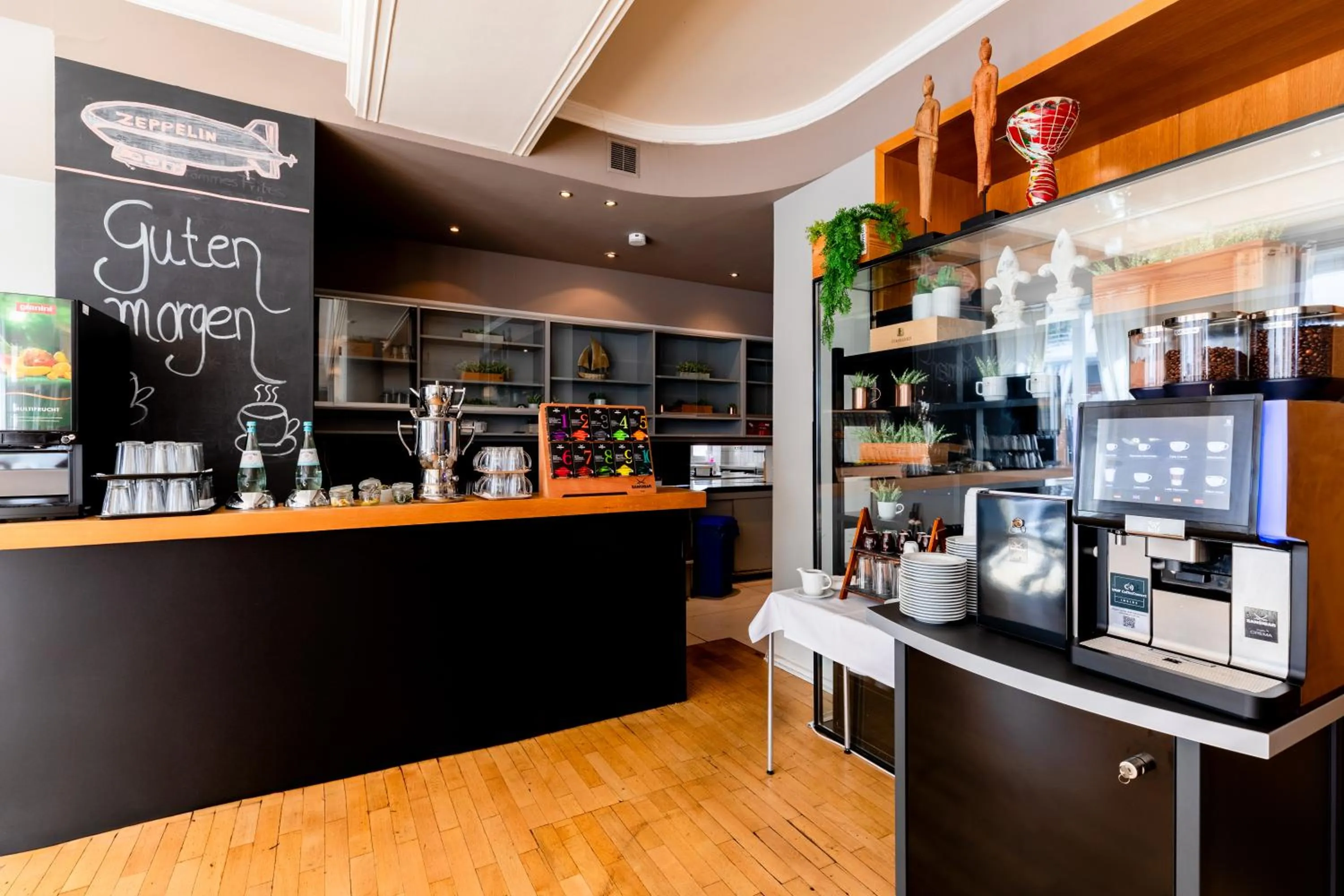 Breakfast in Select Hotel Friedrichshafen