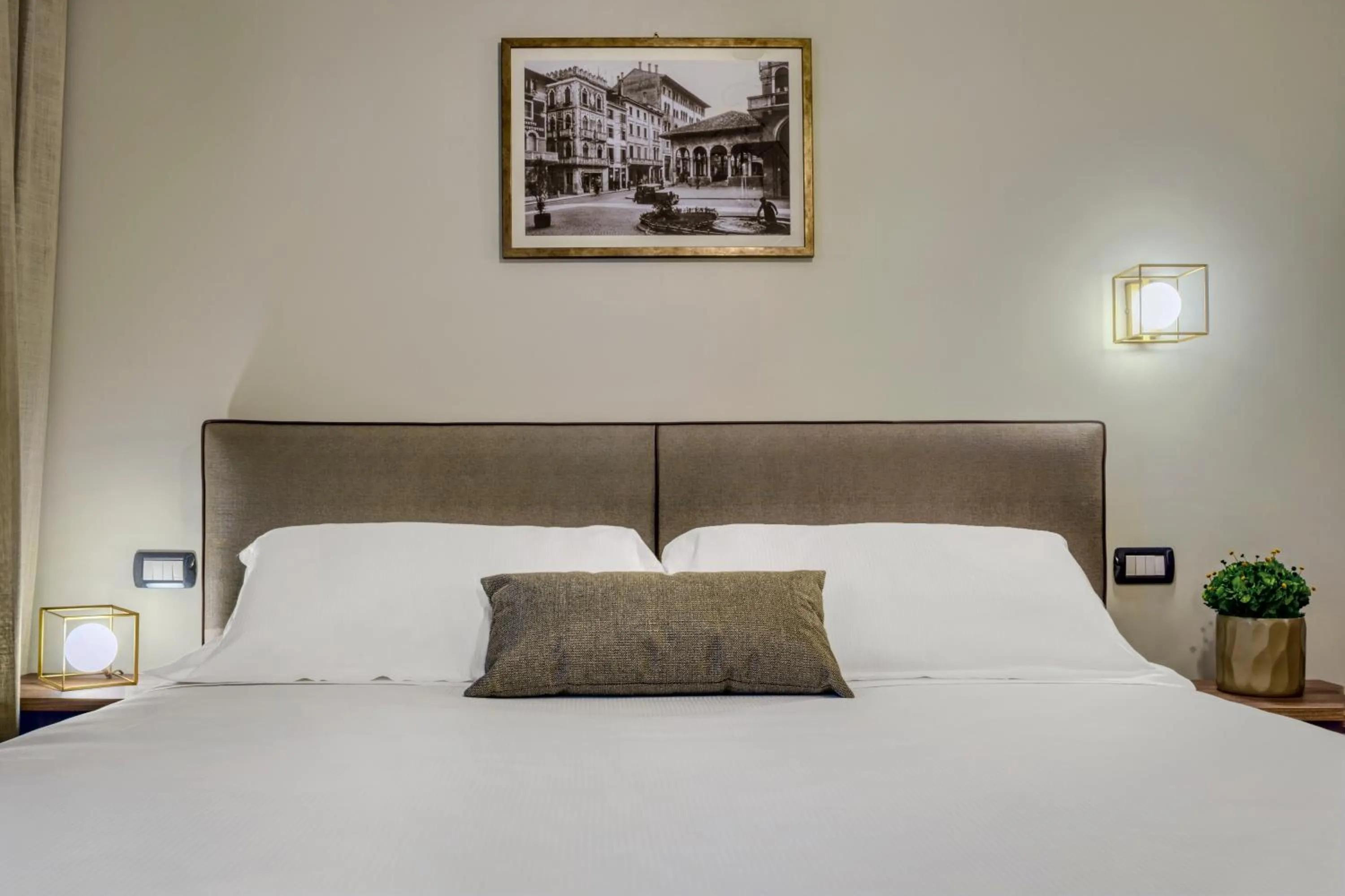 Bed in Porta Altinia Suites