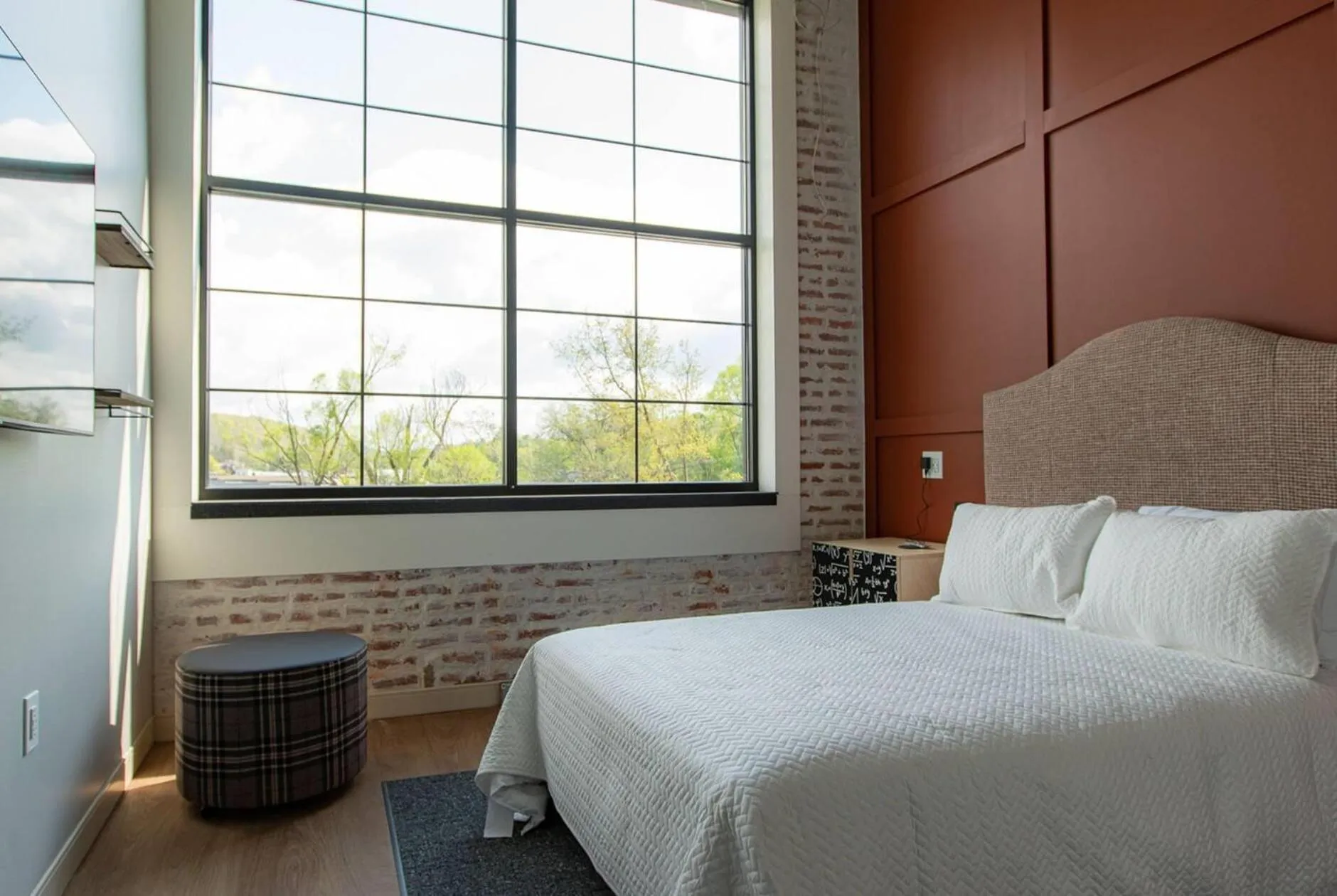 Photo of the whole room, Bed in The Schoolhouse Hotel, Trademark Collection by Wyndham