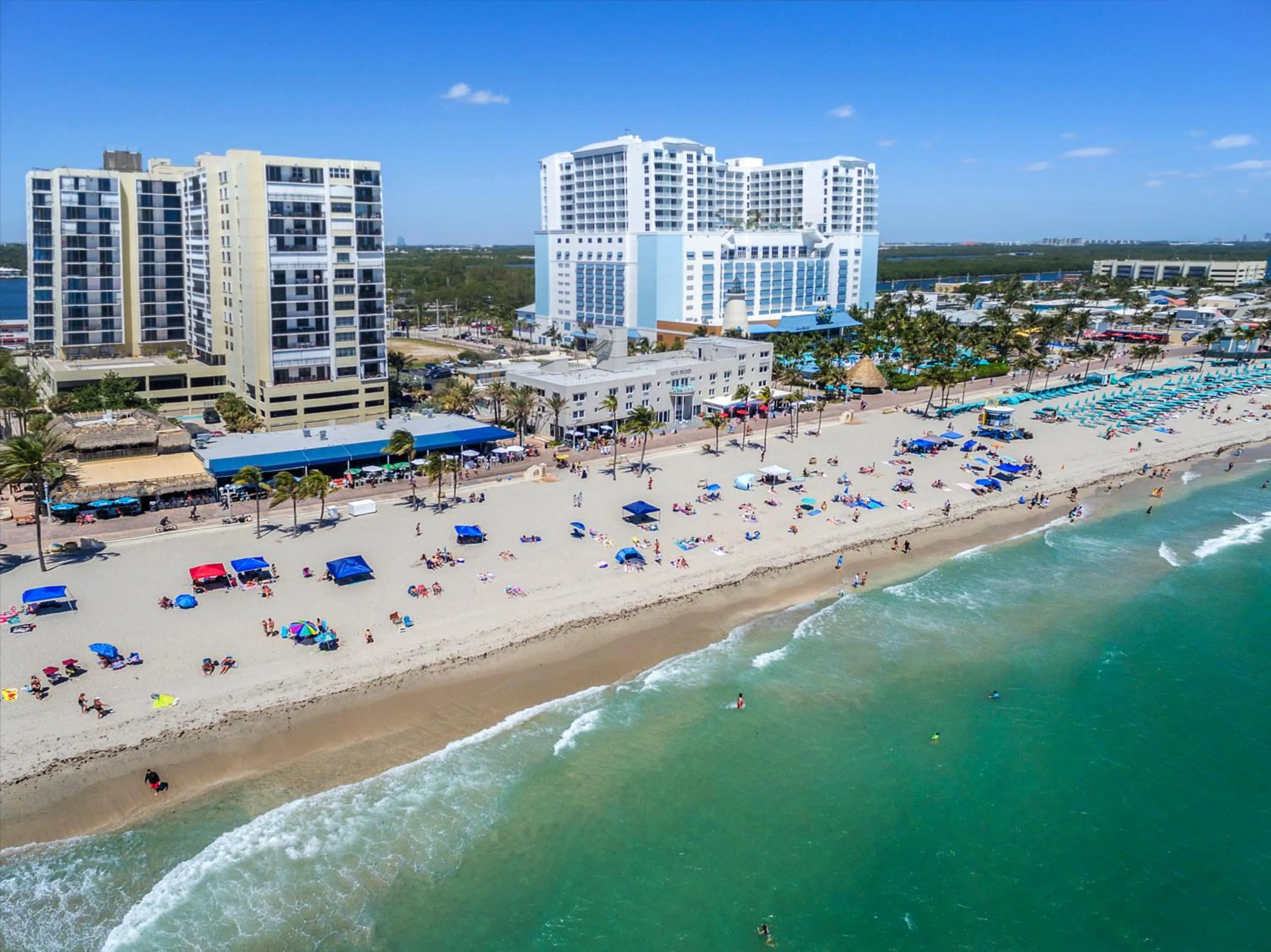 Property building in Hotel Sheldon