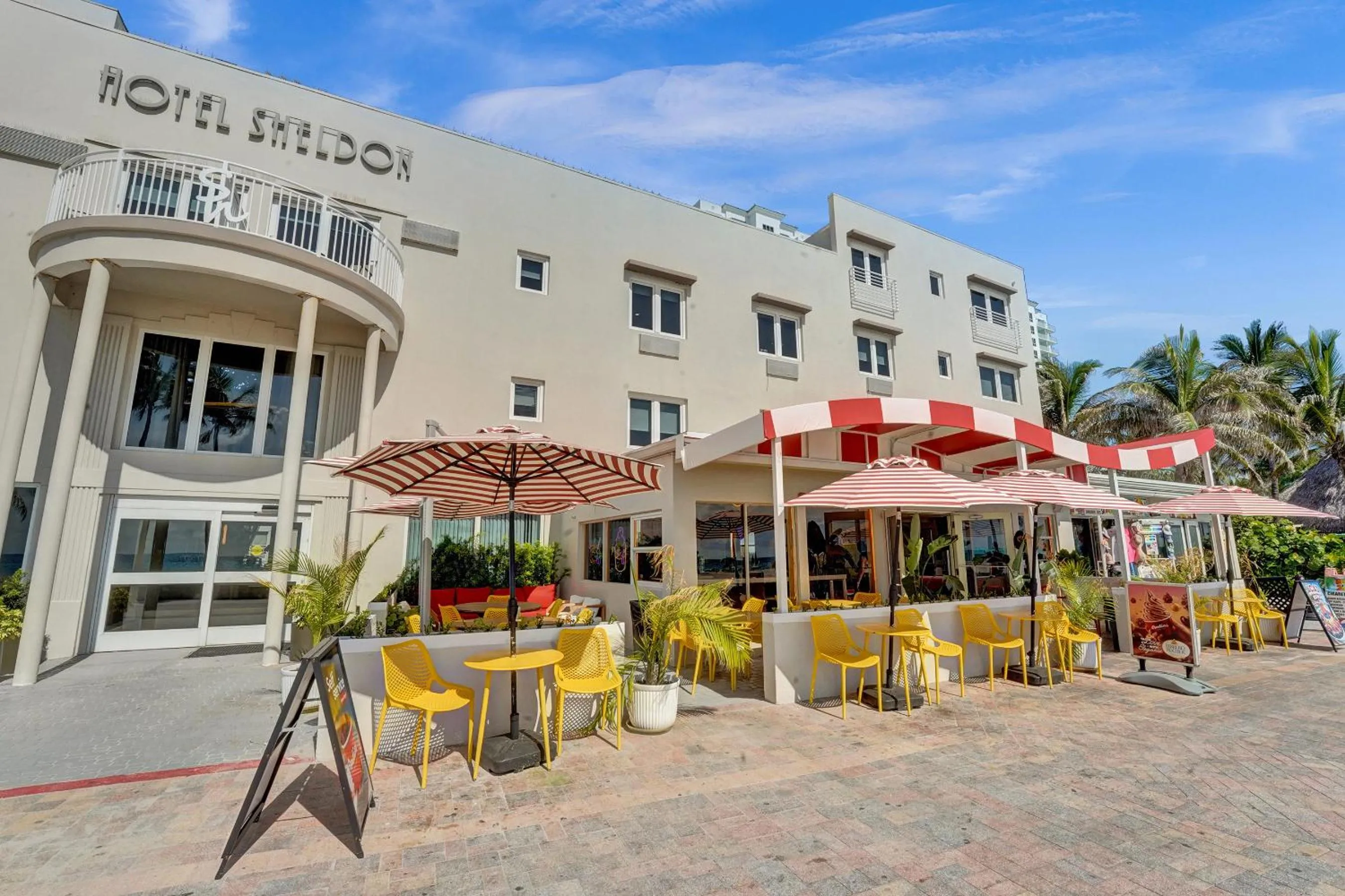 Property building in Hotel Sheldon