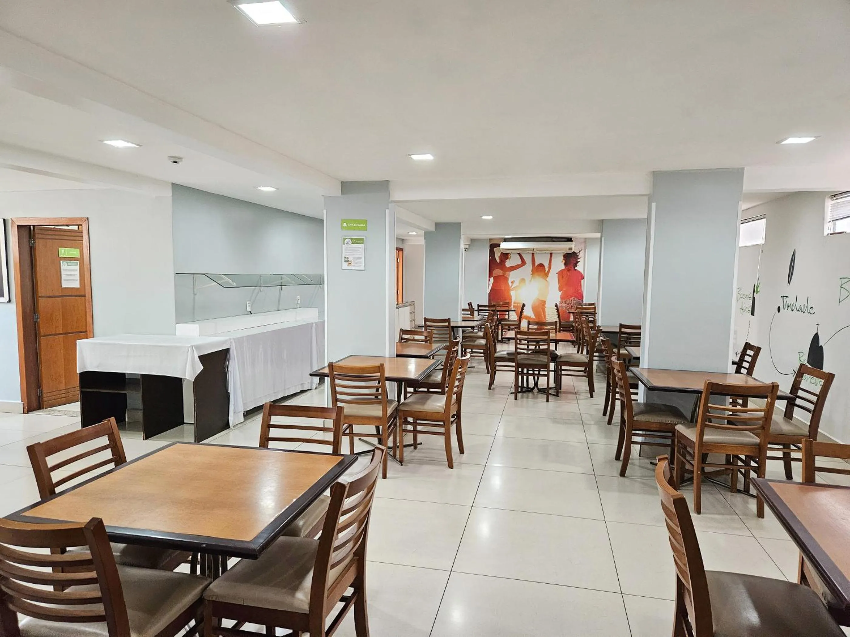 Meals in CLH Suítes Foz do Iguaçu