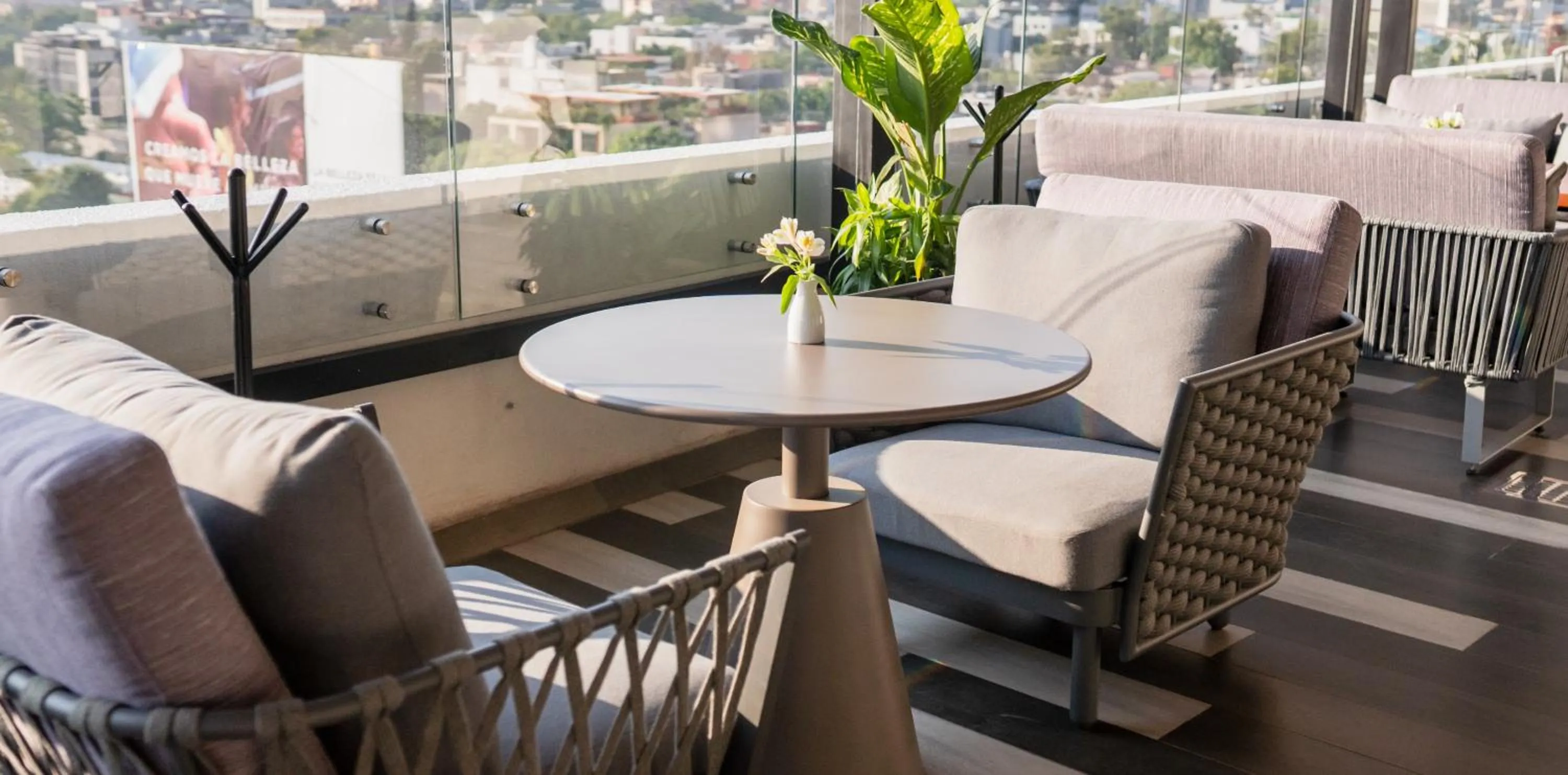 Restaurant/places to eat in HS HOTSSON CDMX Condesa Sur