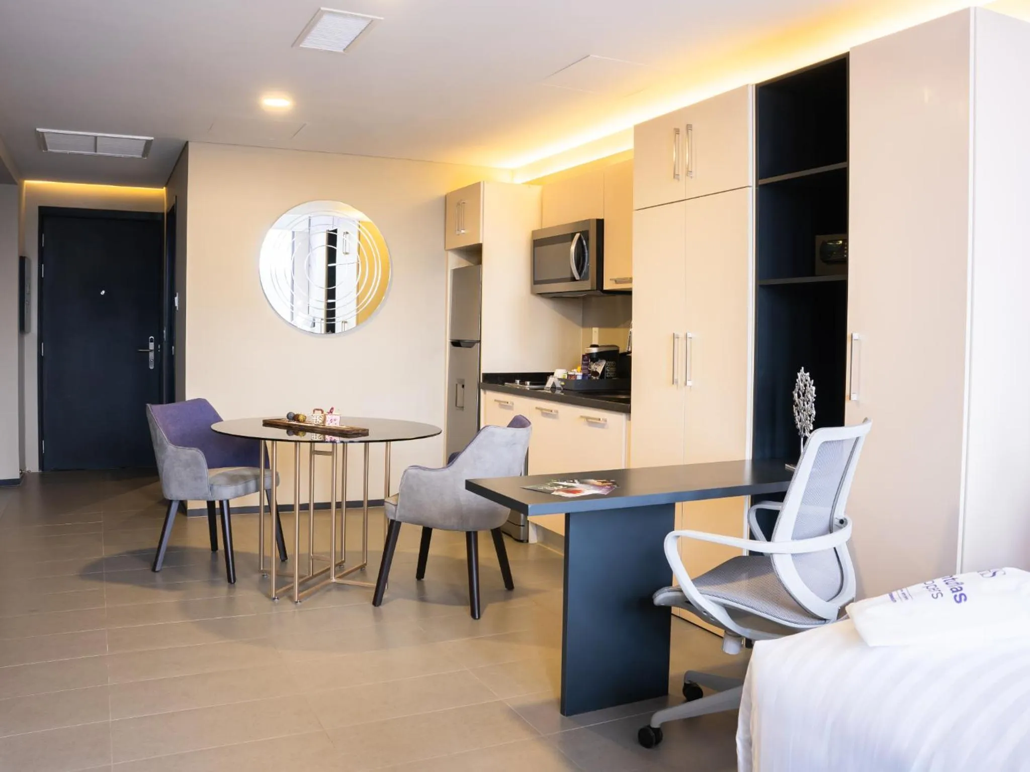 Kitchen or kitchenette, Bed in HS HOTSSON CDMX Condesa Sur