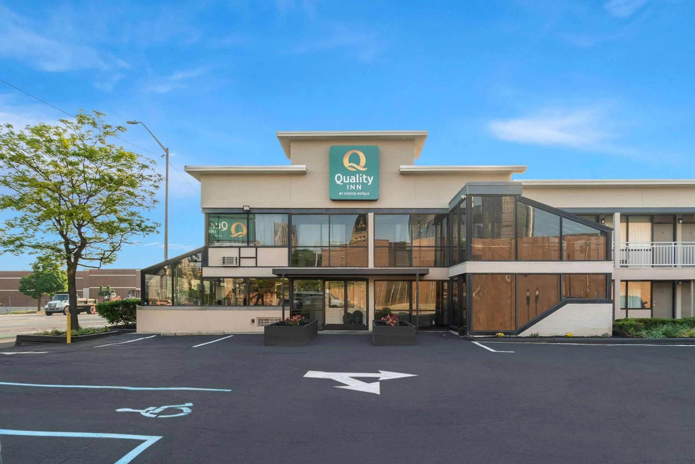 Property building in Quality Inn Detroit Downtown